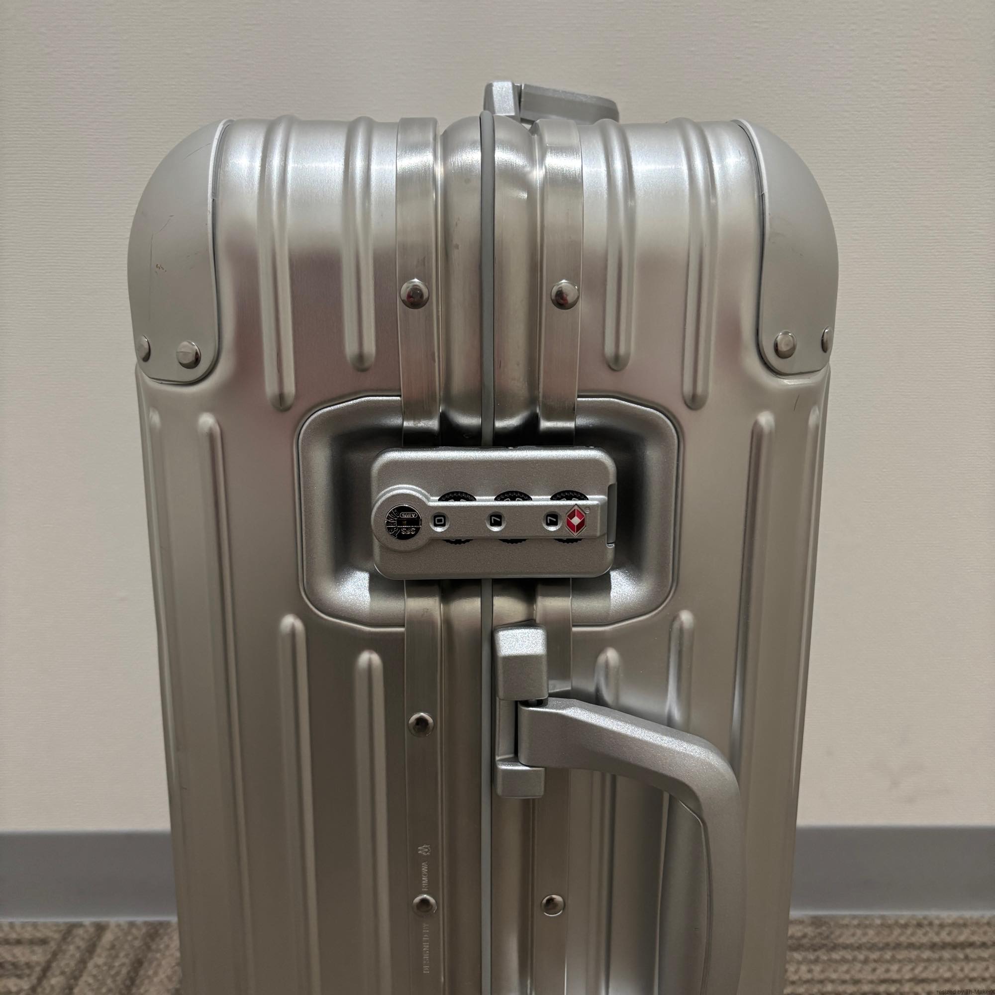リモワ　オリジナル　925.53.00.4-7　キャビン　中古美品　35リットル　4輪