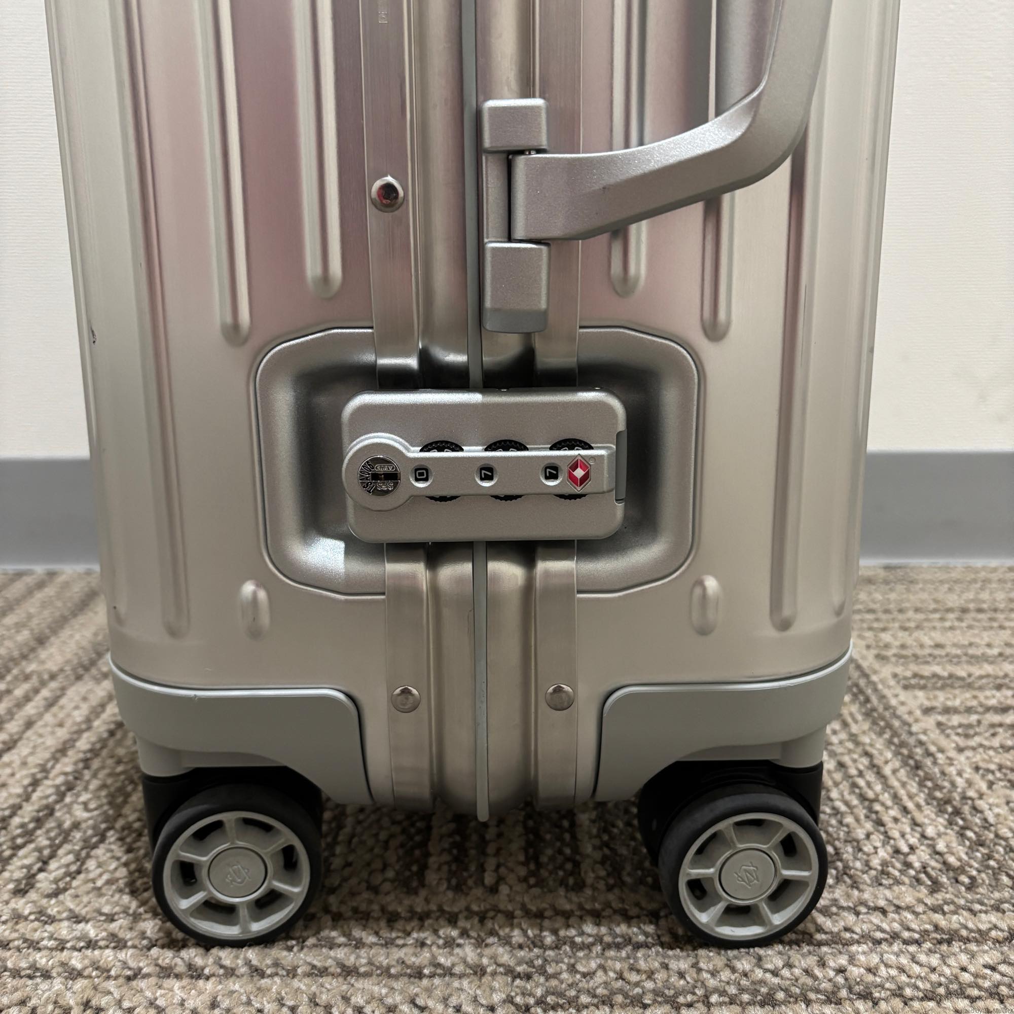 リモワ　オリジナル　925.53.00.4-7　キャビン　中古美品　35リットル　4輪