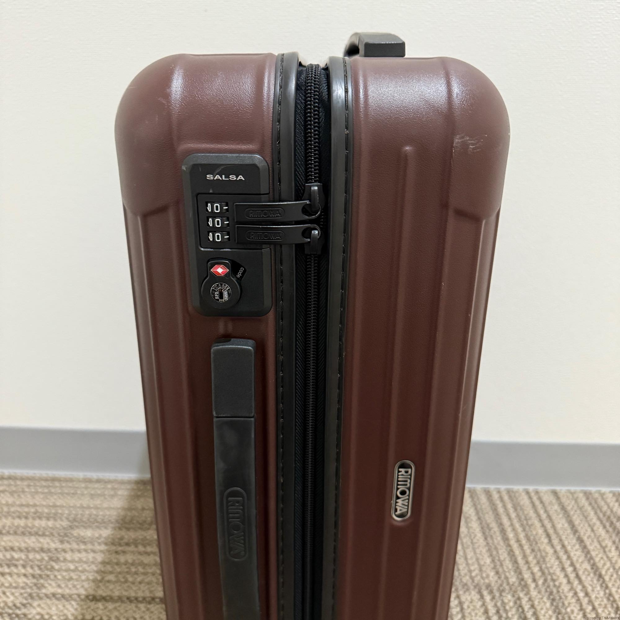 リモワ　サルサ　810.52-8　中古美品　カルモナレッド　32リットル　4輪