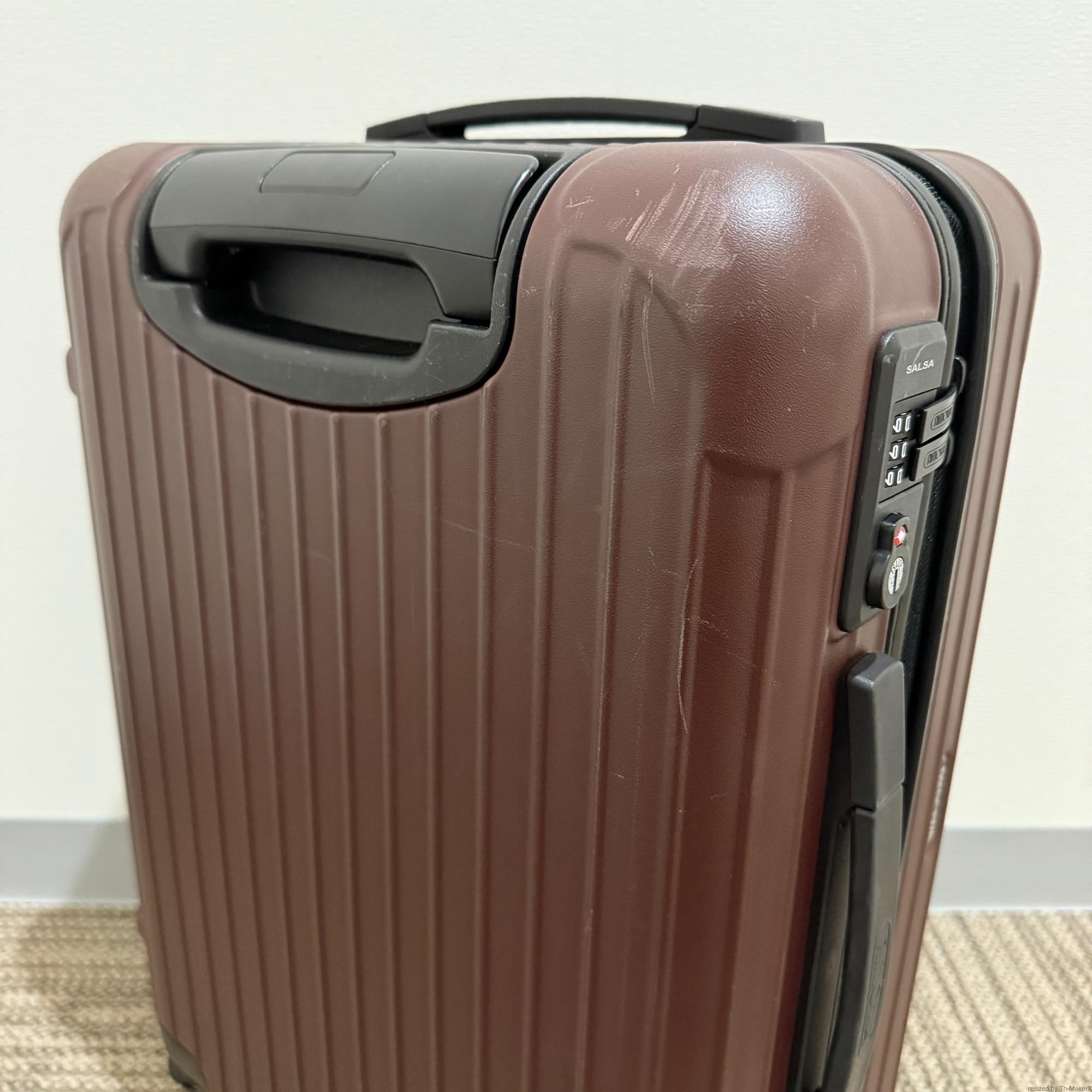 リモワ　サルサ　810.52-8　中古美品　カルモナレッド　32リットル　4輪