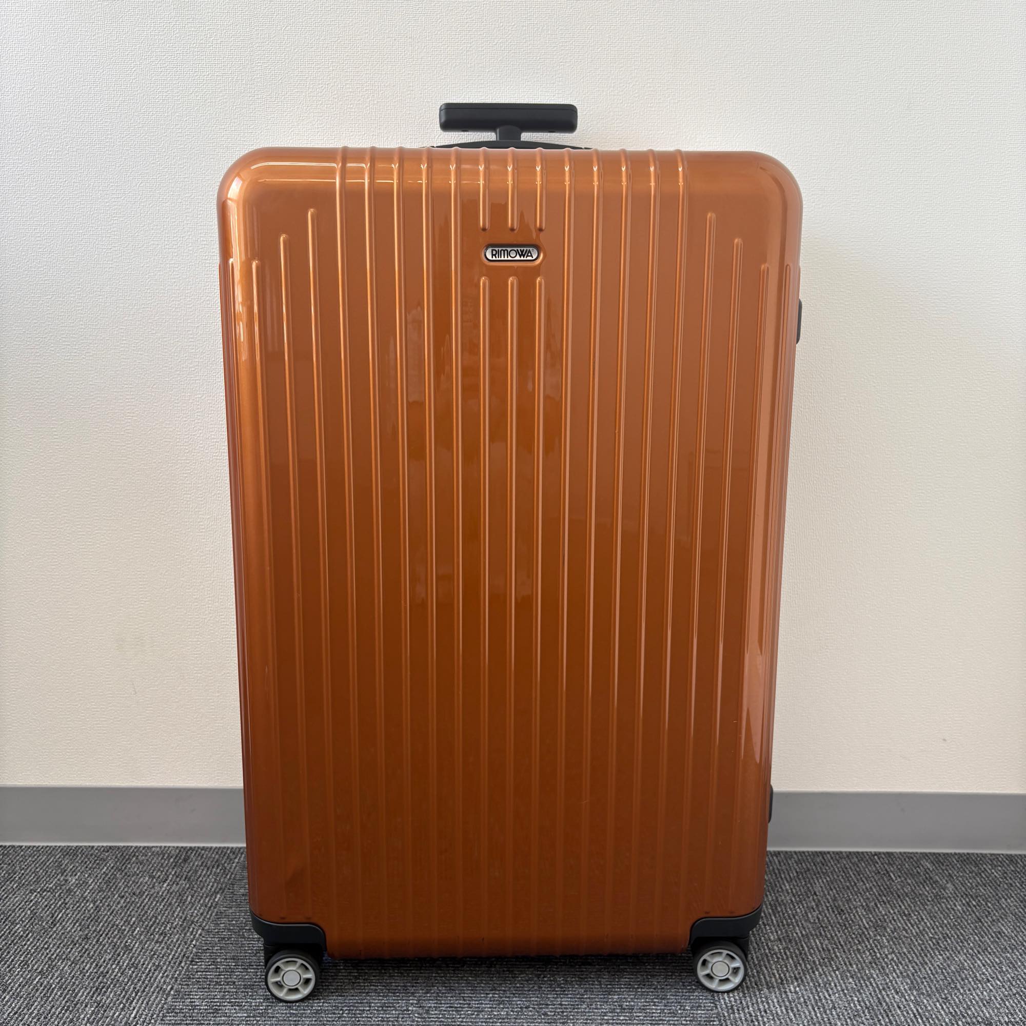 リモワ　サルサ エアー(エッセンシャルライト)　中古美品　820.73-8　91リットル　4輪