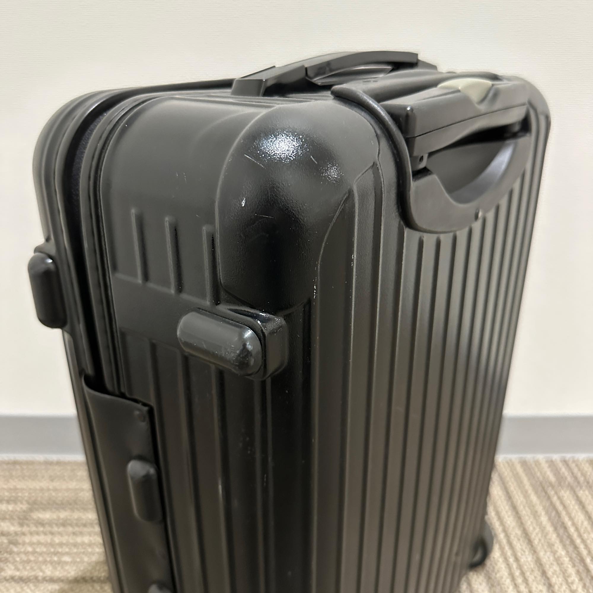 リモワ　サルサ　851.52-8　32リットル　中古商品　2輪