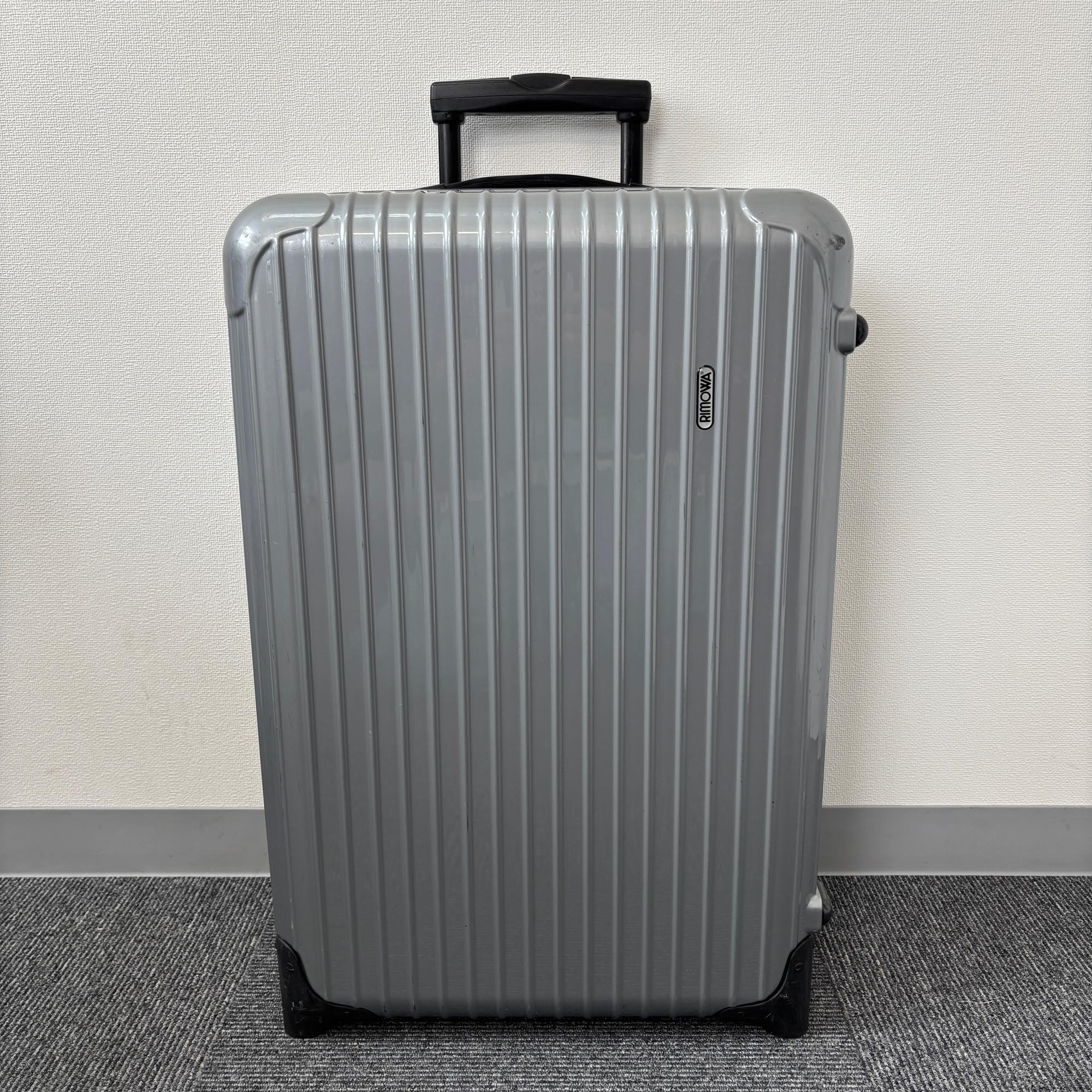 リモワ　サルサ(エッセンシャル)　856.63-8　63リットル　中古商品　2輪