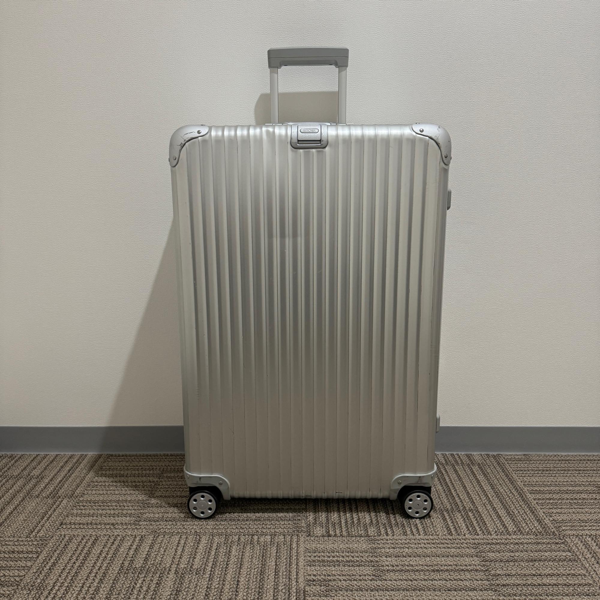 リモワ　トパーズ　中古美品　932.77-8　104リットル　4輪
