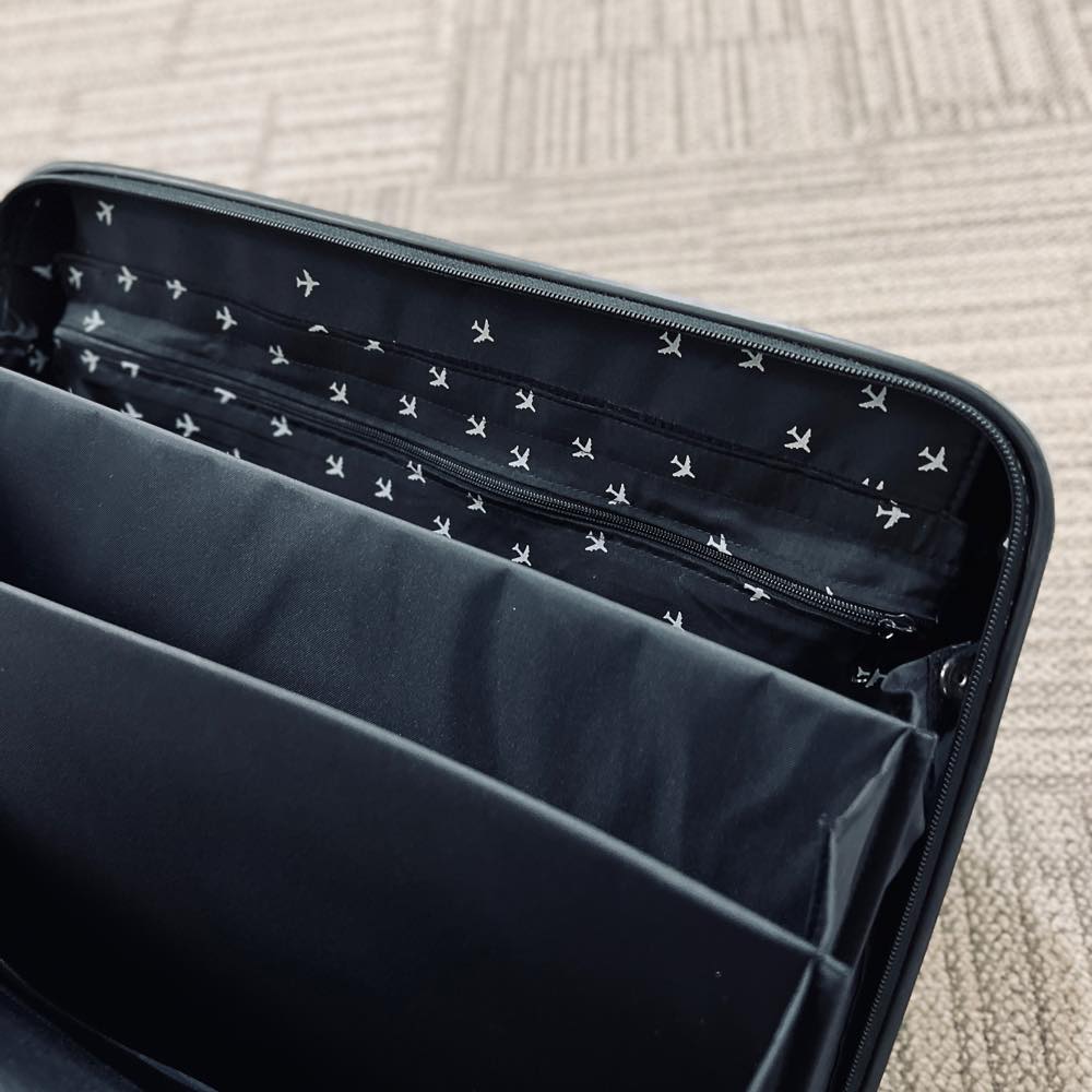 リモワ　ルフトハンザ　サルサデラックス ハイブリッド　808.52　42リットル　中古美品　2輪