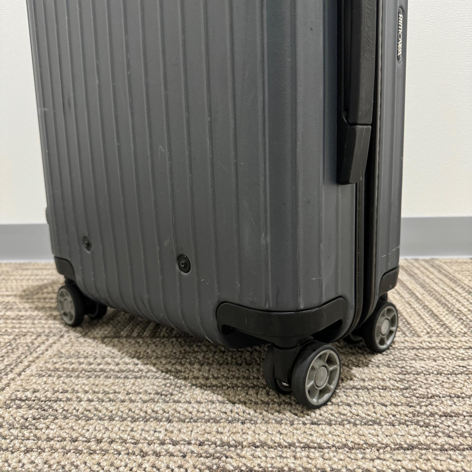 リモワ　サルサ　810.52　33リットル　中古美品　2輪