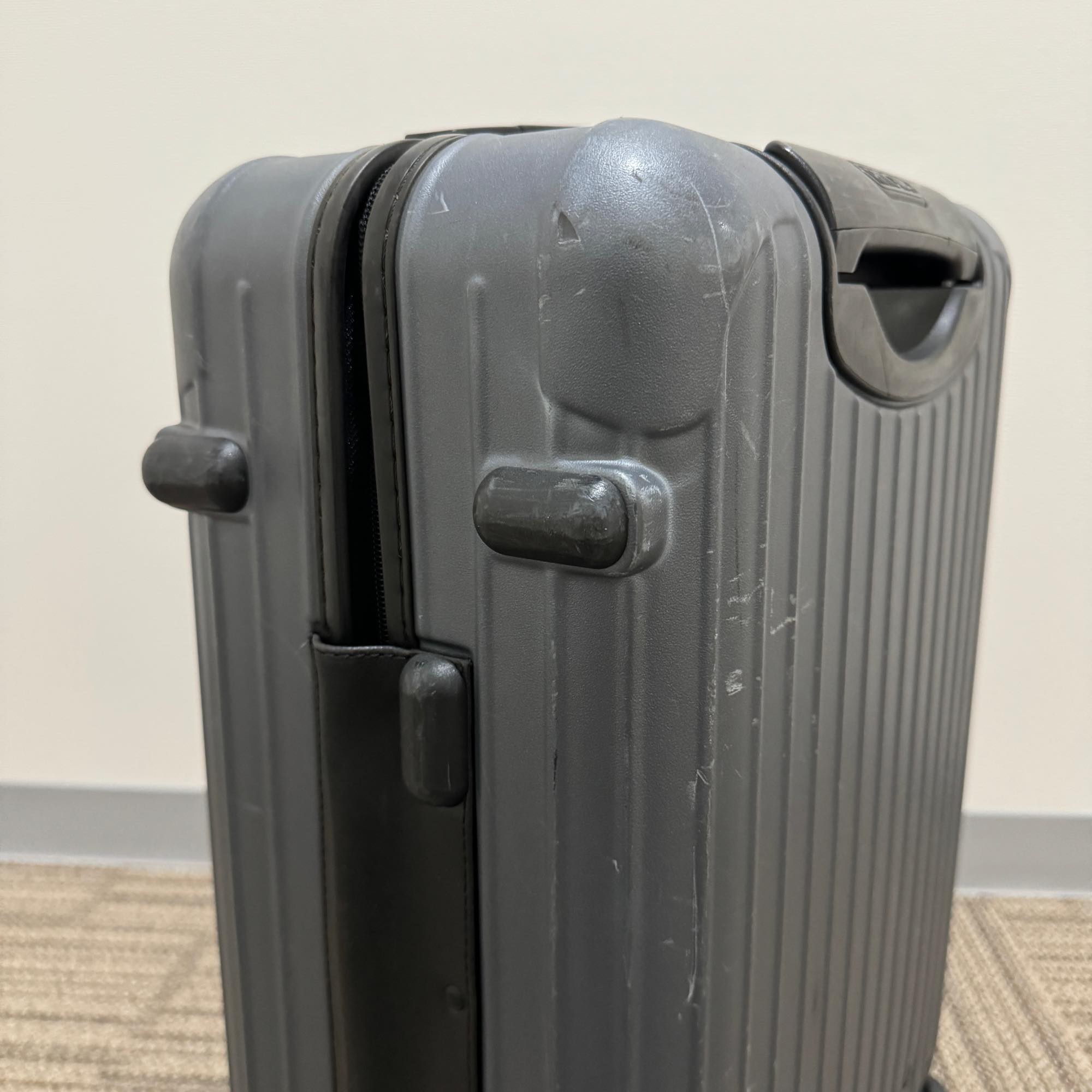 リモワ　サルサ　810.52　33リットル　中古美品　2輪
