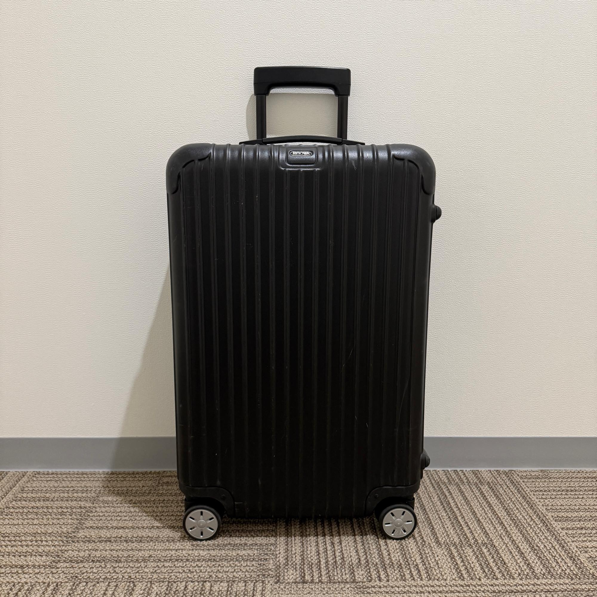 リモワ　サルサ　810.63.32.4　中古商品　58リットル　4輪