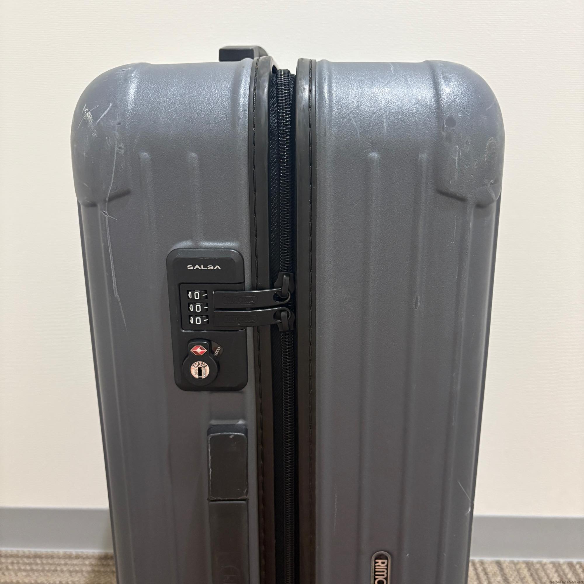 リモワ　サルサ(エッセンシャル)　810.63.35.4　中古美品　61リットル　4輪