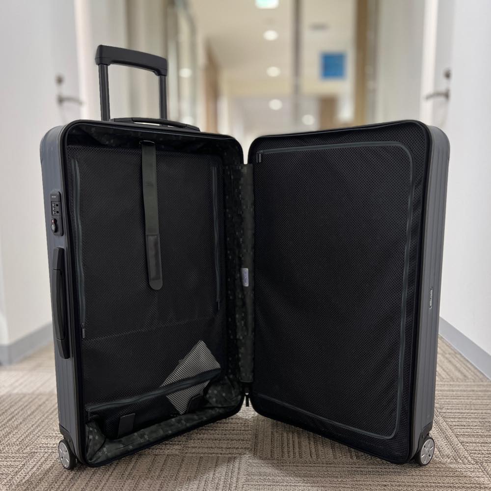 リモワ　サルサ　810.70.35.4　78リットル　中古商品　4輪