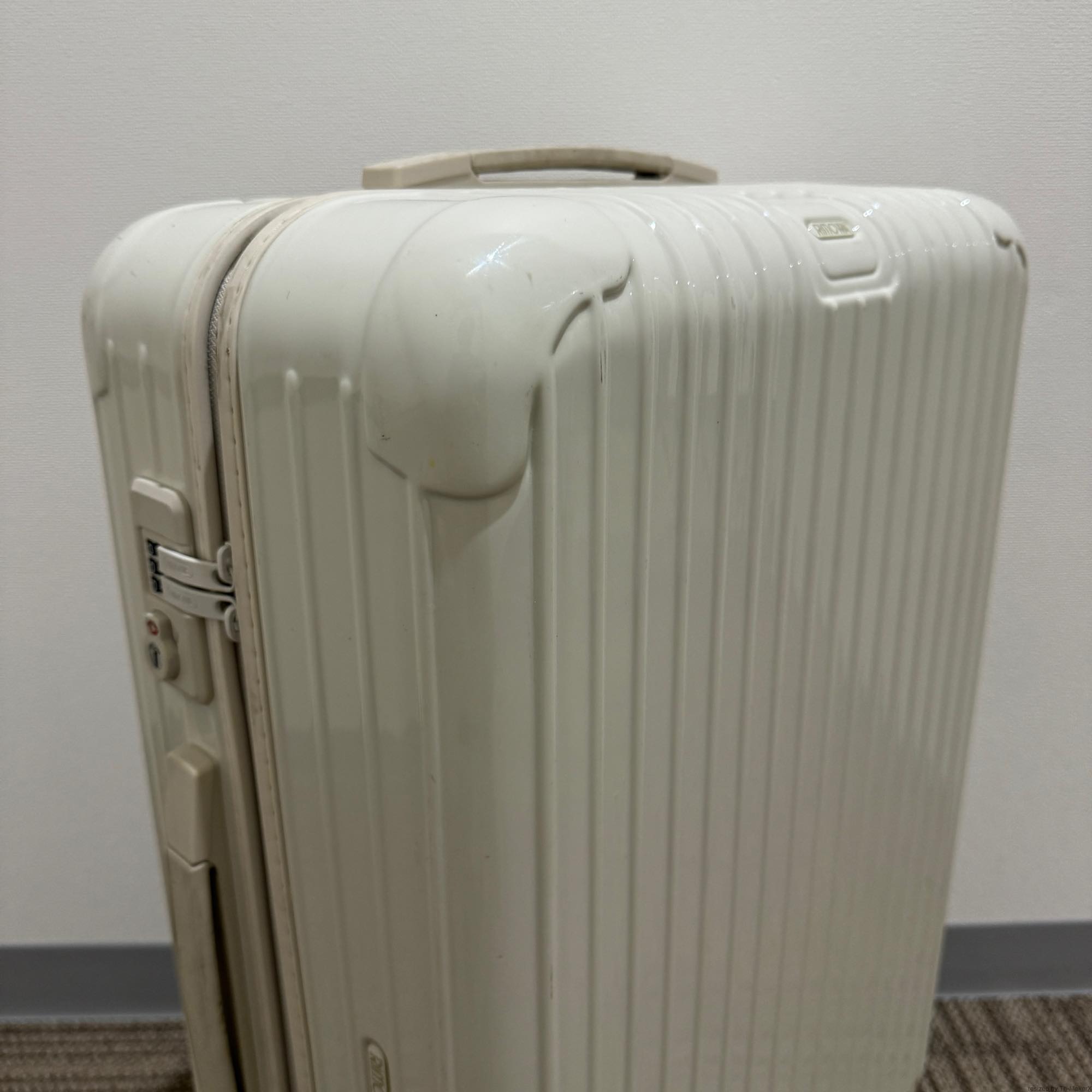 リモワ　サルサ　810.90 　中古商品　23リットル　2輪