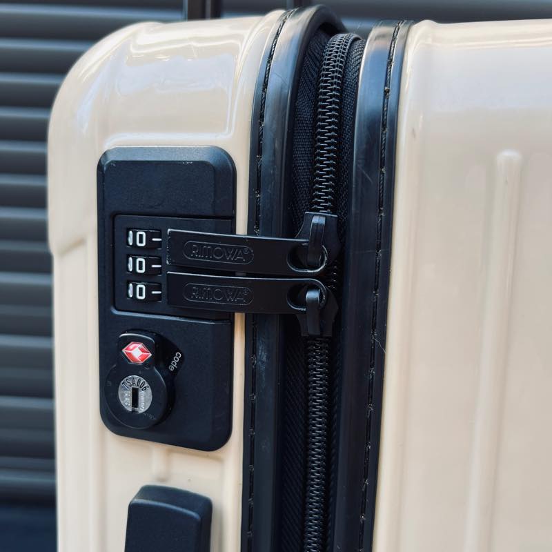 リモワ　ユナイテッドアローズ限定　サルサ　810.90.55.1　ジャンク商品　32リットル　4輪