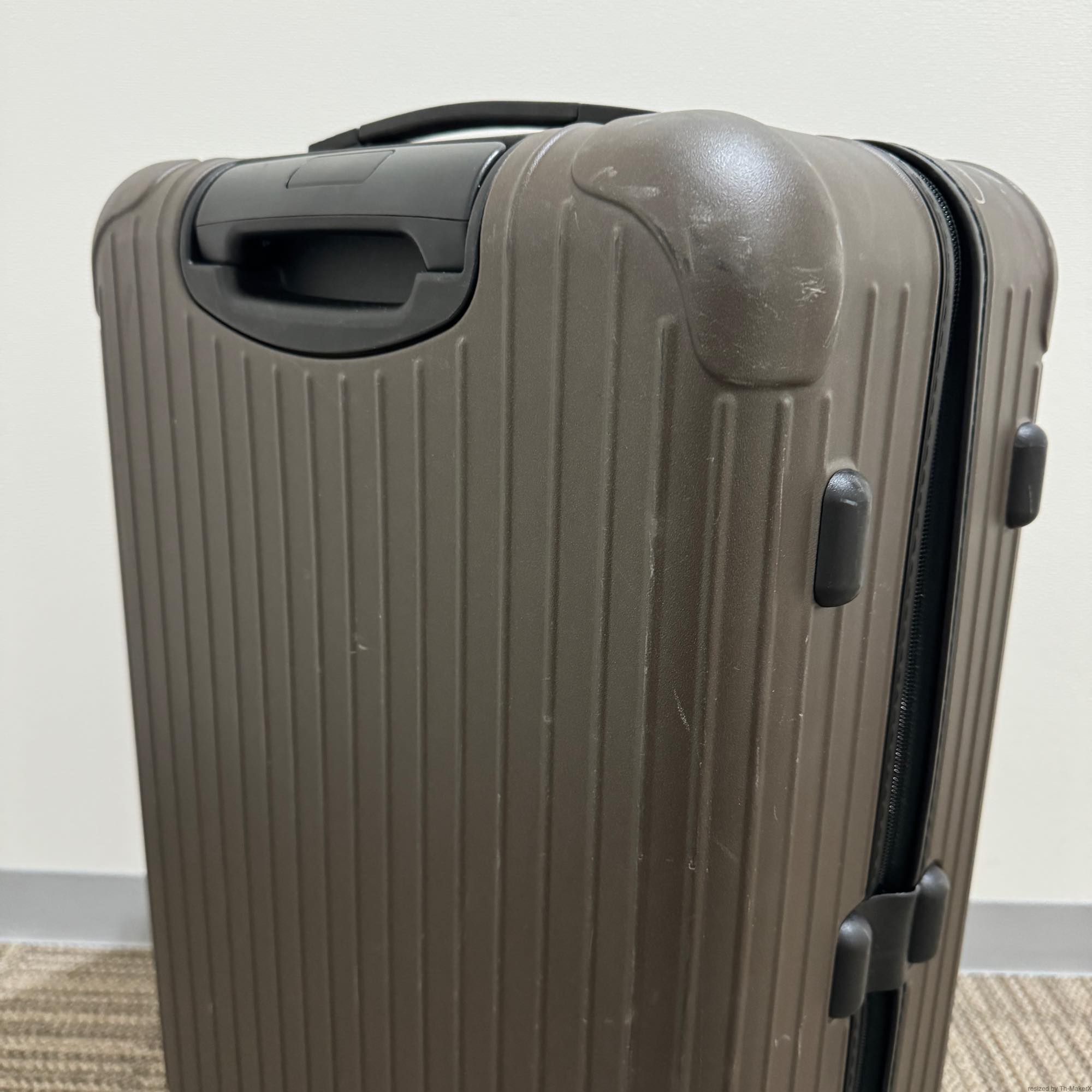 リモワ　サルサ　電子タグ　 811.63.38.5　中古美品　63リットル　4輪