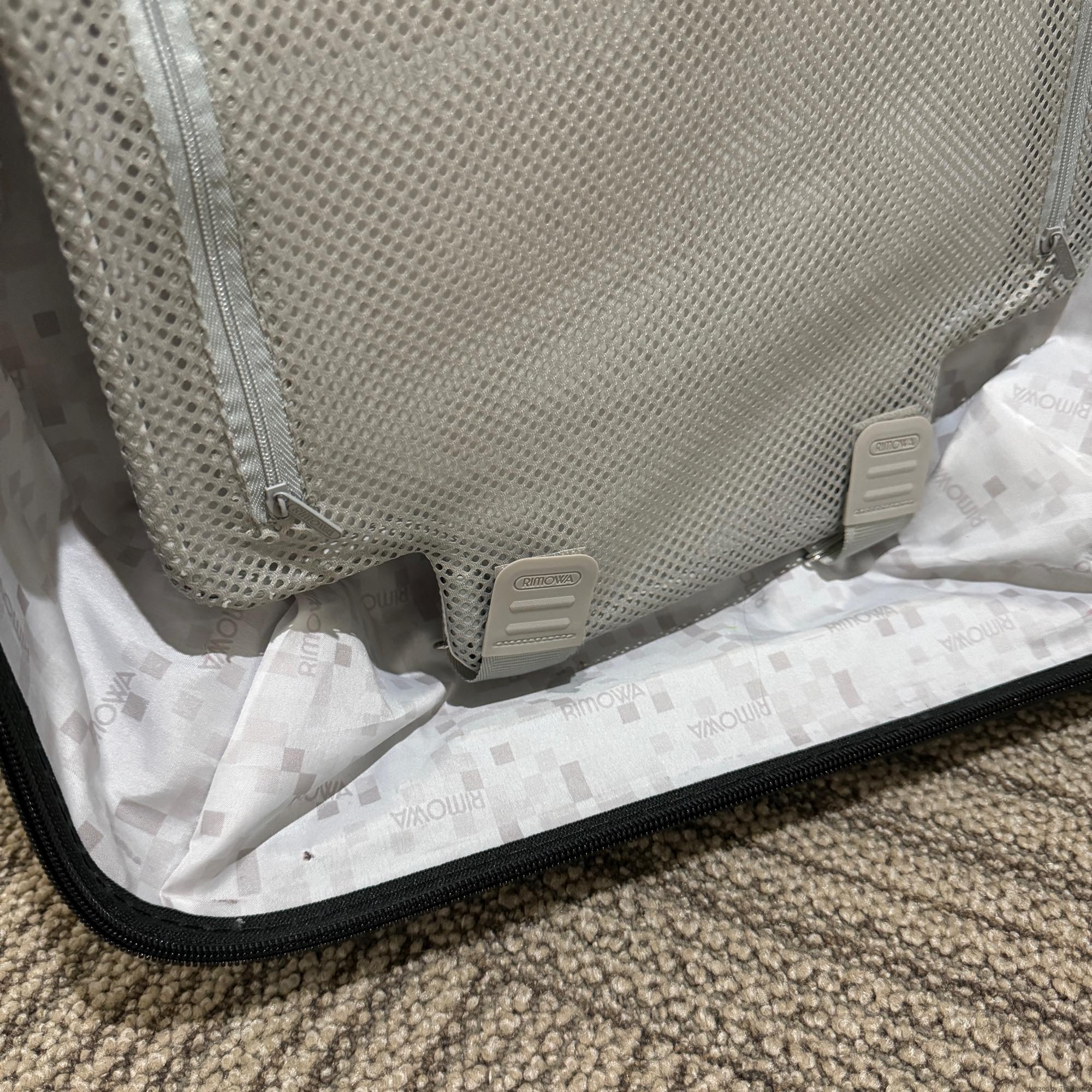 リモワ　サルサ　電子タグ　 811.63.38.5　中古美品　63リットル　4輪