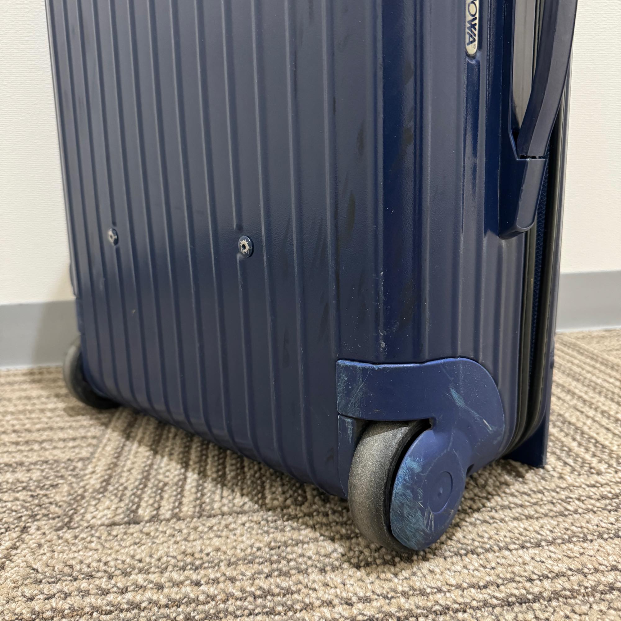 リモワ　サルサ　U814.52　35リットル　中古商品　2輪