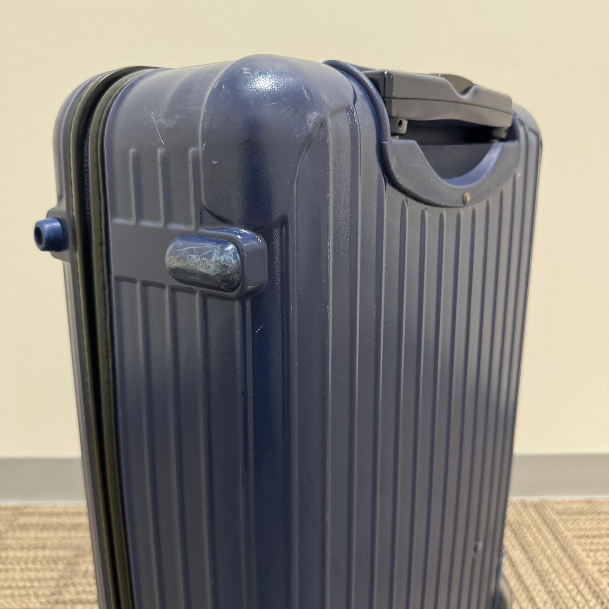リモワ　サルサ　U814.52　35リットル　中古商品　2輪