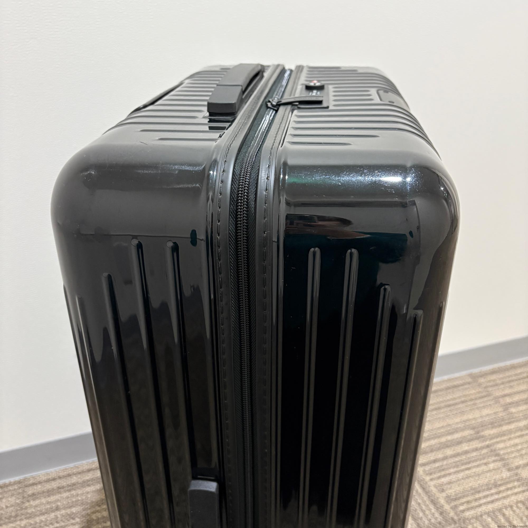リモワ　サルサエアー　823.73　80リットル　中古美品　4輪