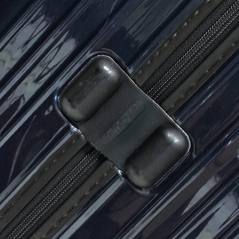 リモワ　サルサエアー　825.77　中古商品　105リットル　4輪