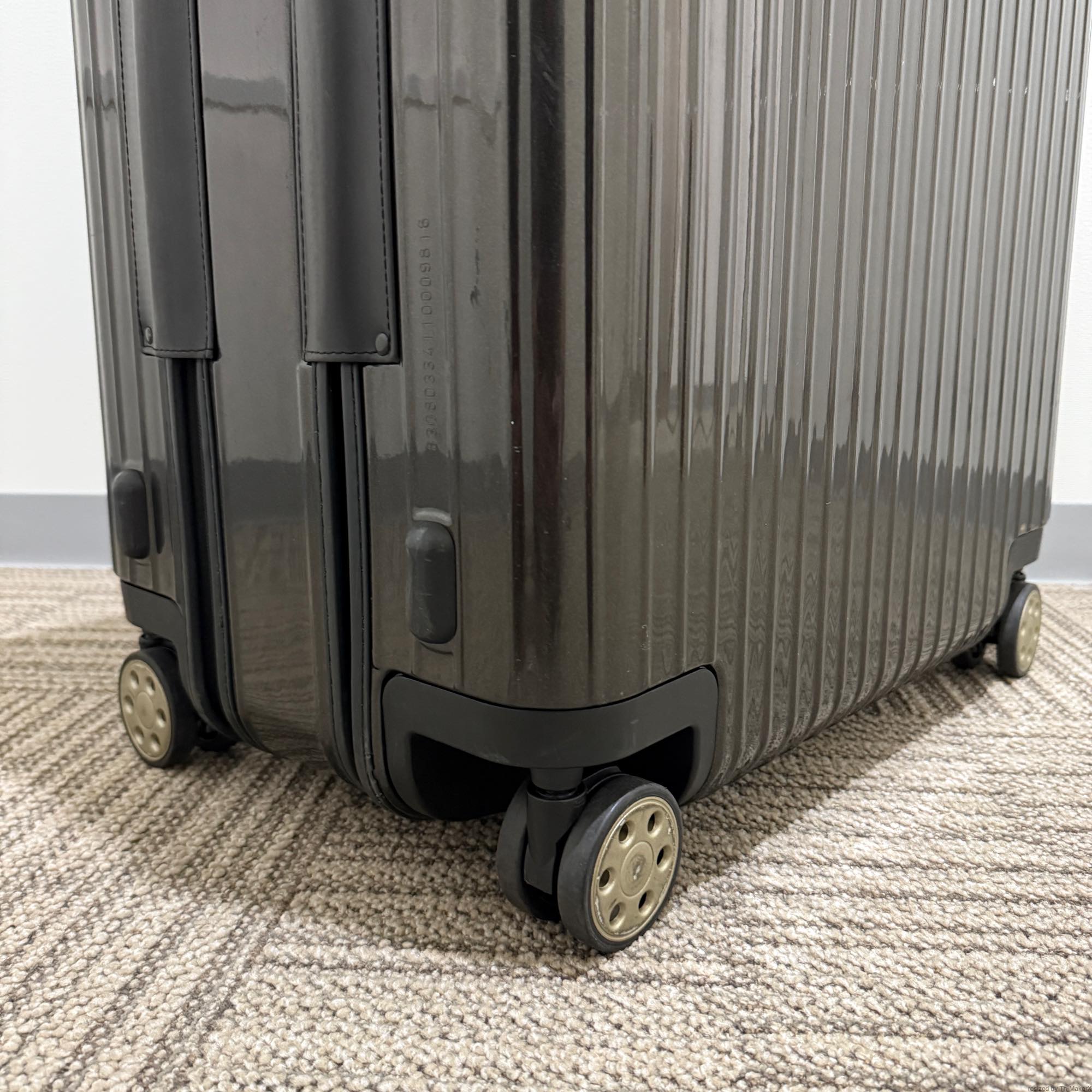 リモワ　サルサデラックス　3Suiter　830.80.33.4　中古美品　128リットル　4輪