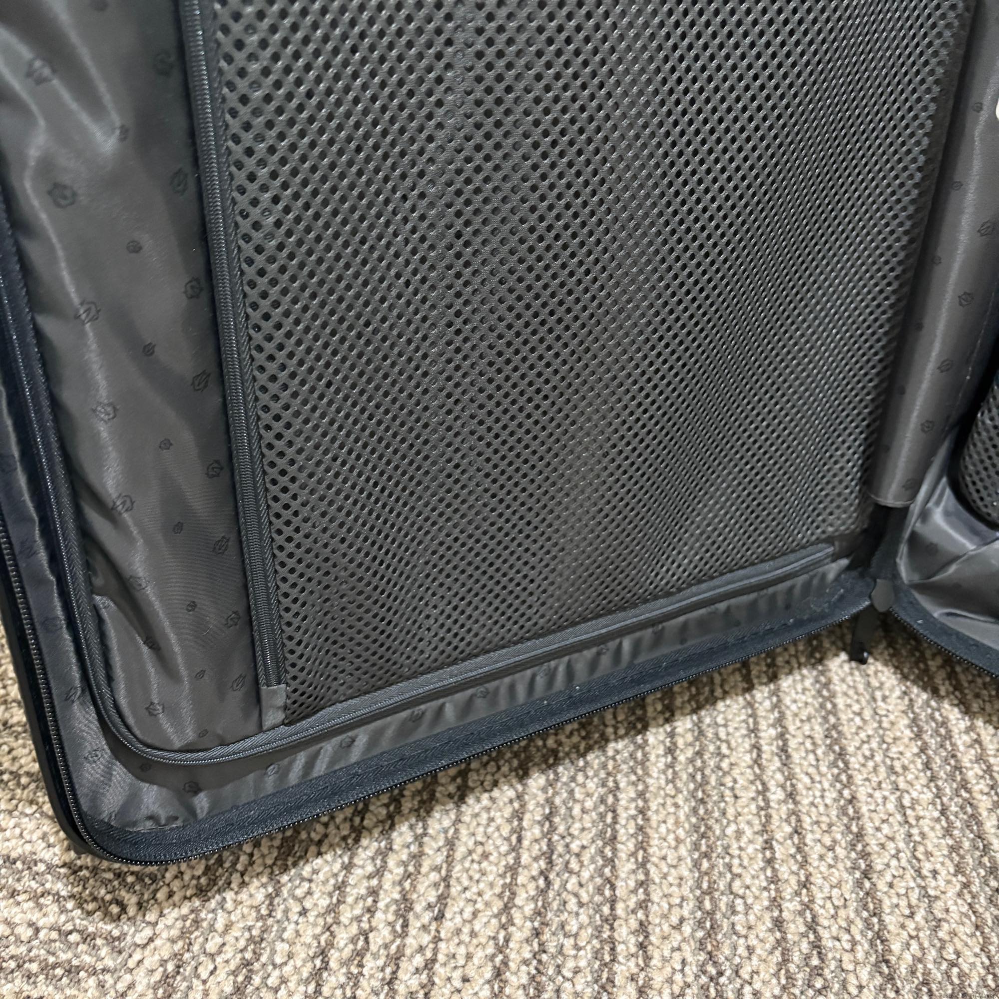 リモワ　エッセンシャル　832.52.63.1　キャビンS　34L　中古美品　マットブラック
