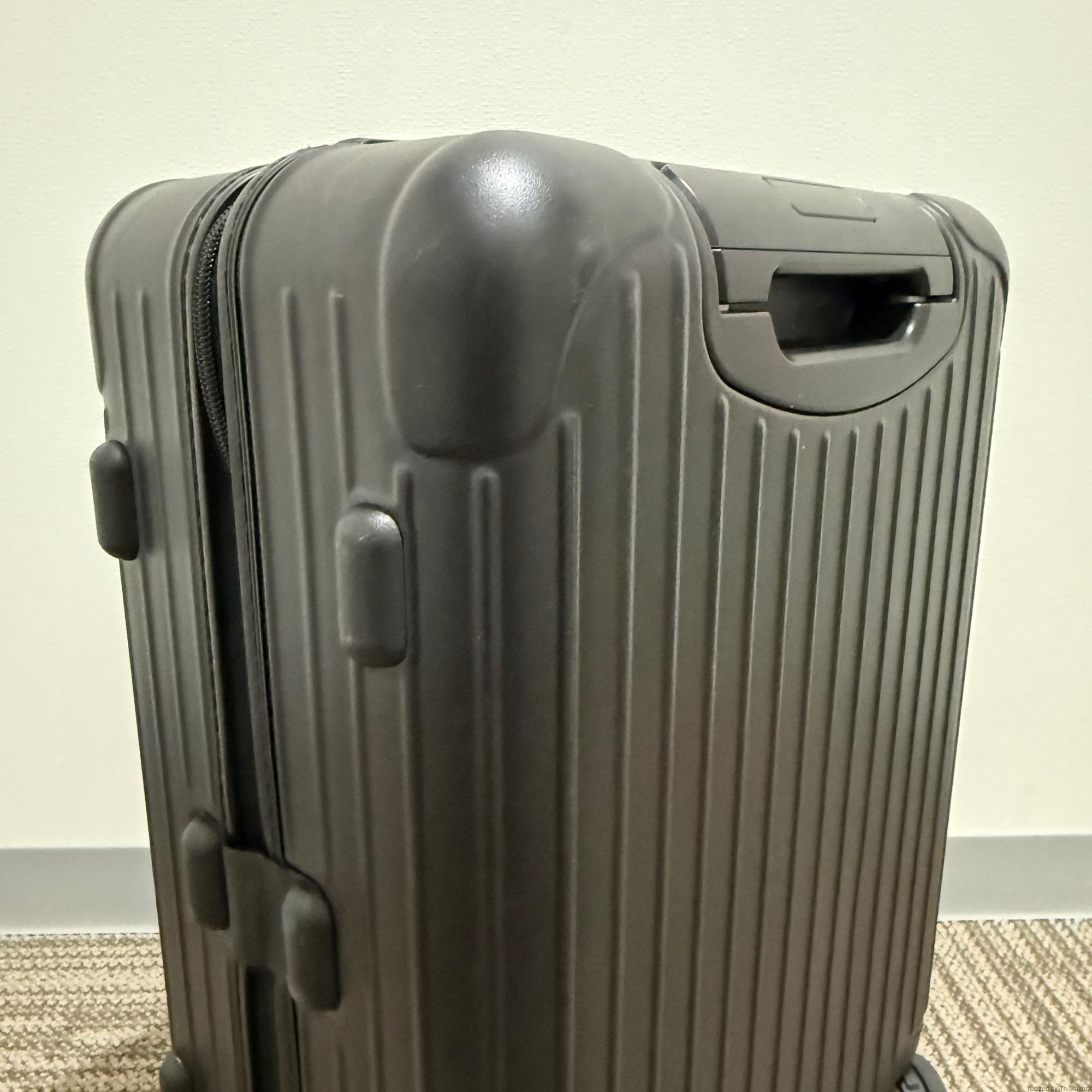 リモワ　エッセンシャル　キャビン　832.53.63.1　中古美品　36L　マットブラック