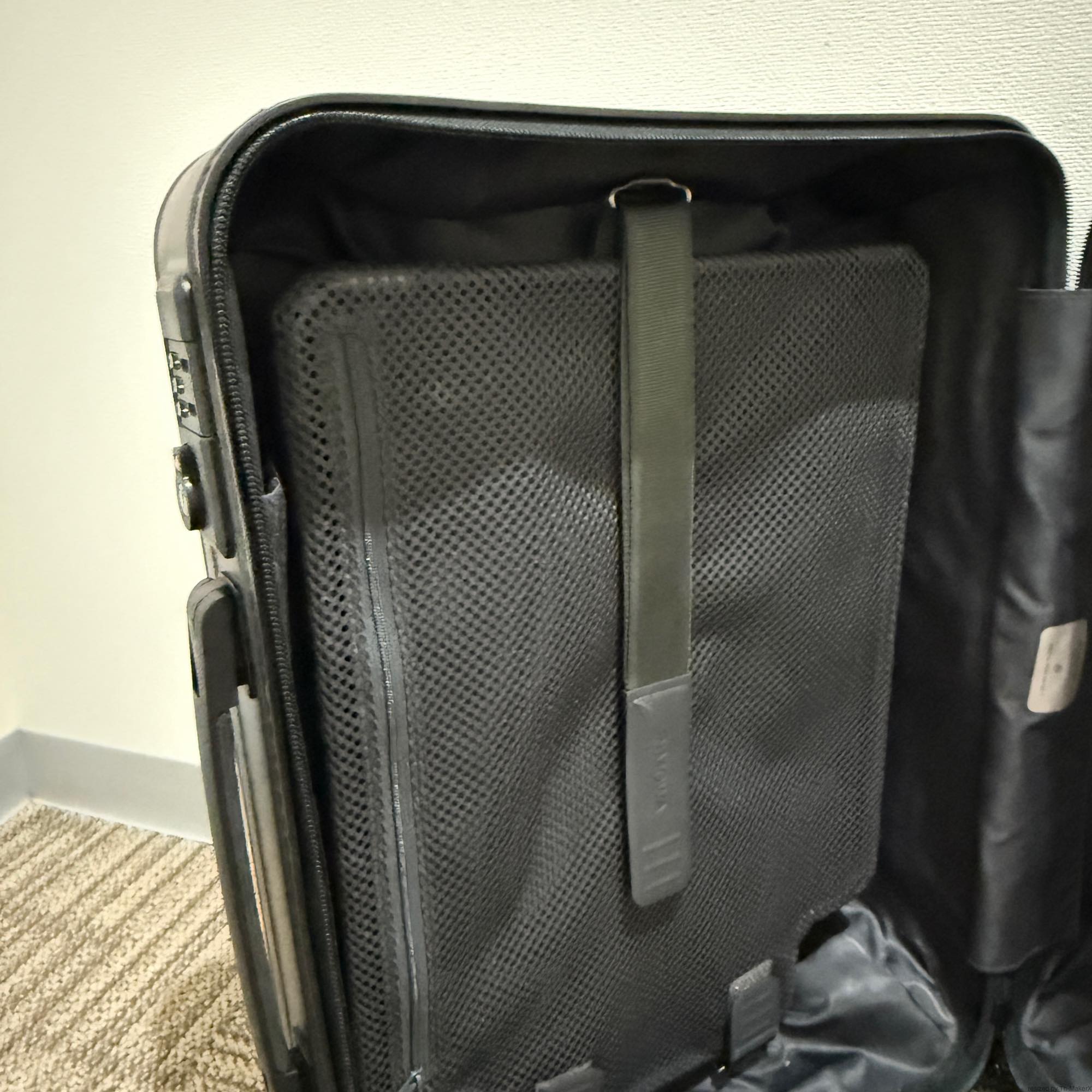 リモワ　エッセンシャル　キャビン　832.53.63.1　中古美品　36L　マットブラック