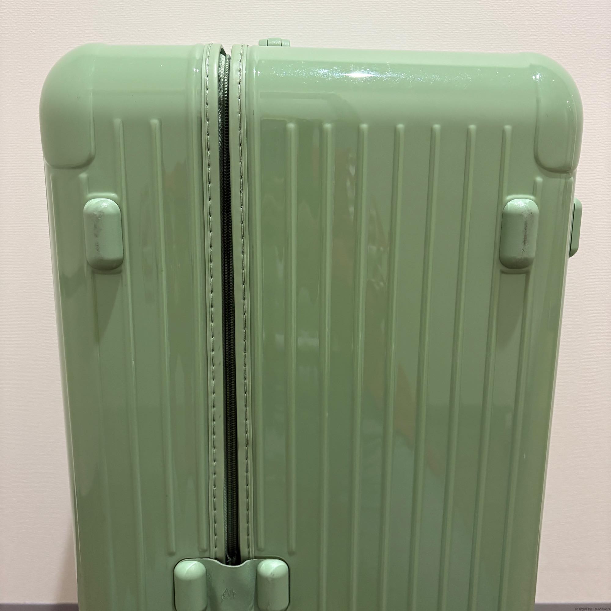 リモワ　エッセンシャル　832.80.94.4　バンブーグリーン　トランクプラス　中古美品　101L