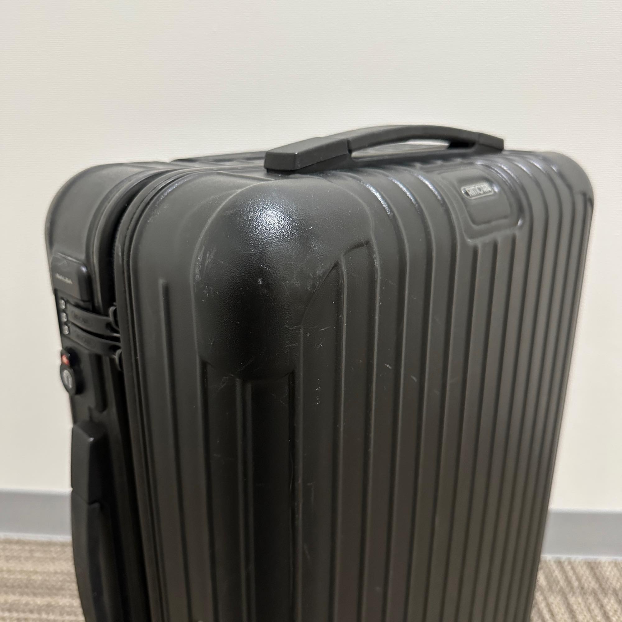 リモワ　サルサ　834.52 　中古商品　35リットル　4輪