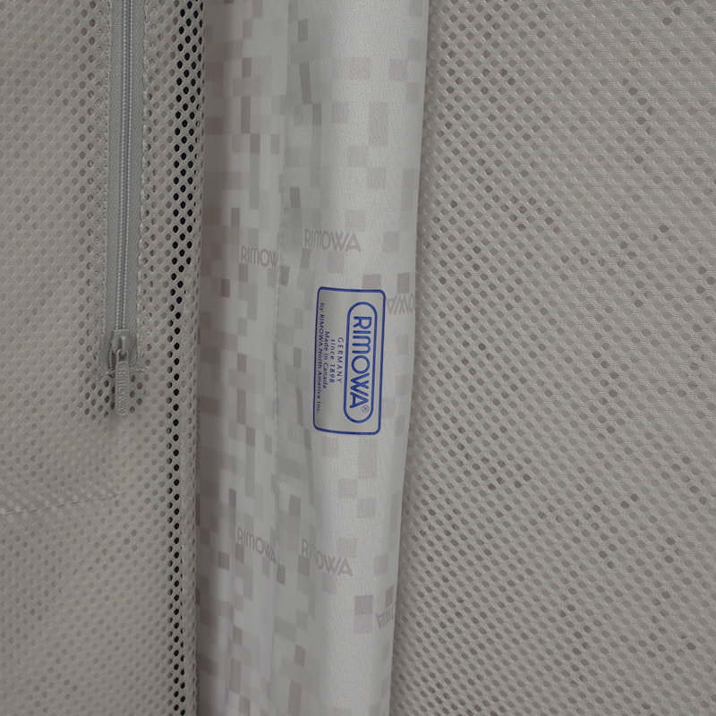 リモワ　サルサ　844.63 　中古美品　64リットル　4輪