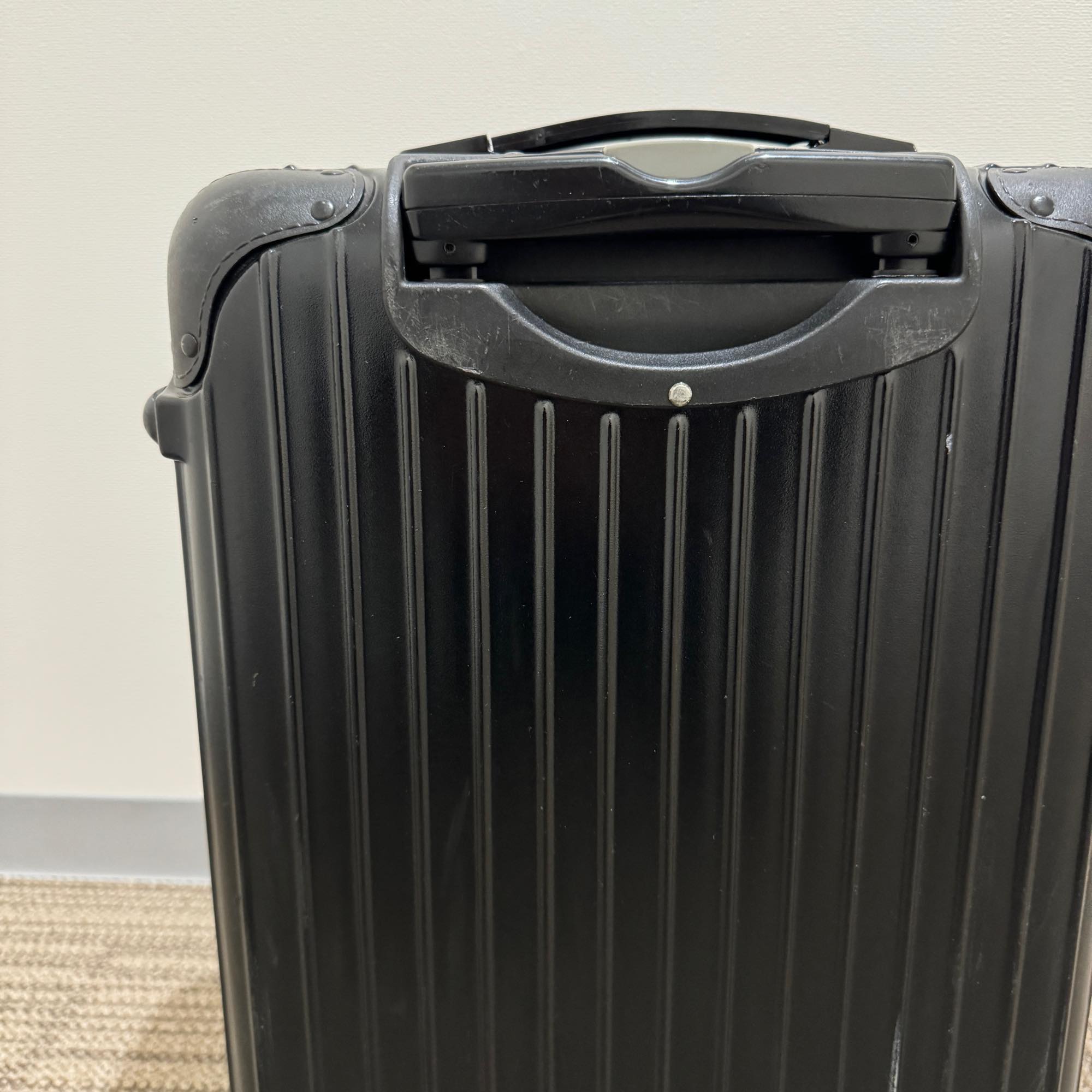 リモワ　サンバ　中古商品　858.52　35リットル　2輪