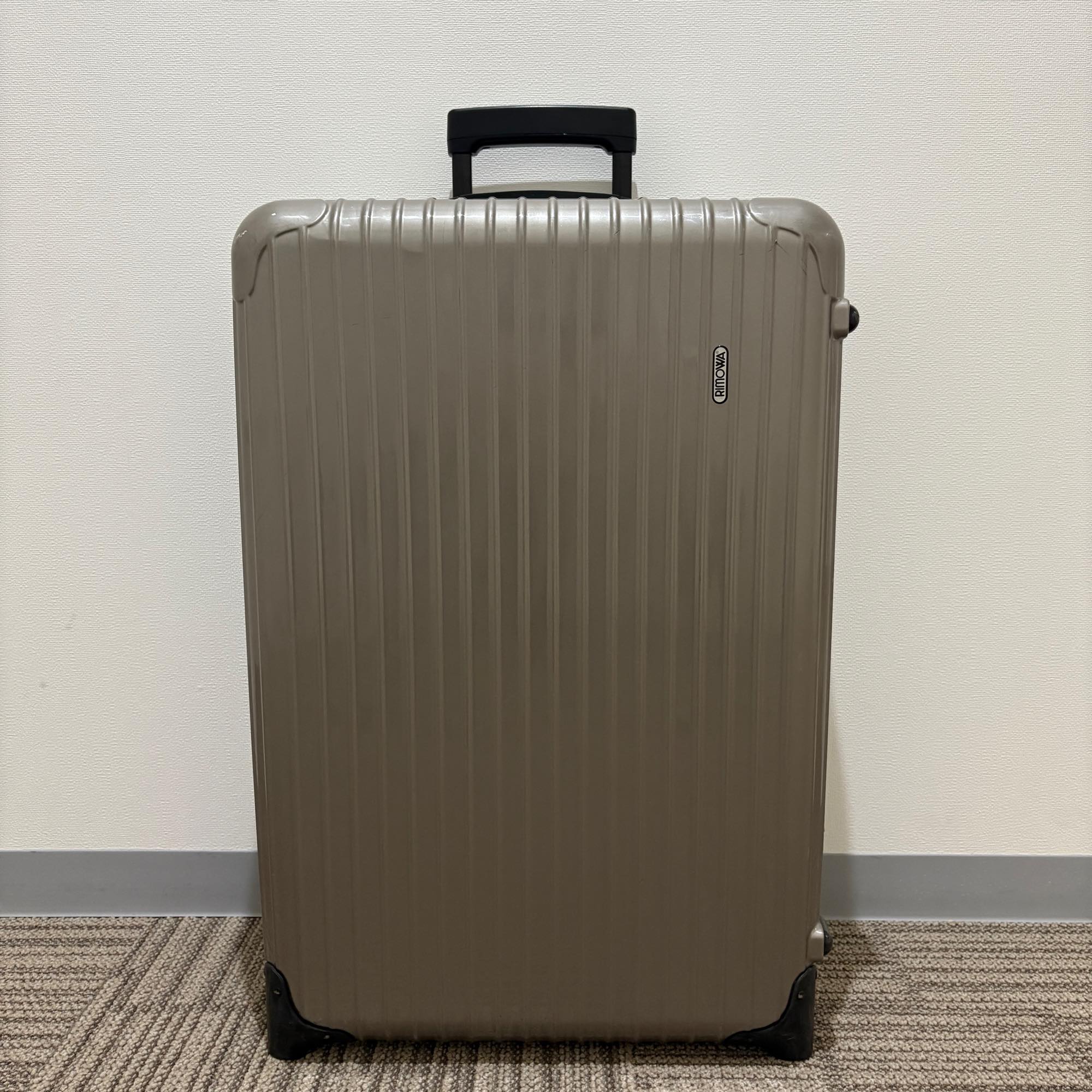リモワ　サルサ(エッセンシャル)　859.70　中古商品　82リットル　2輪