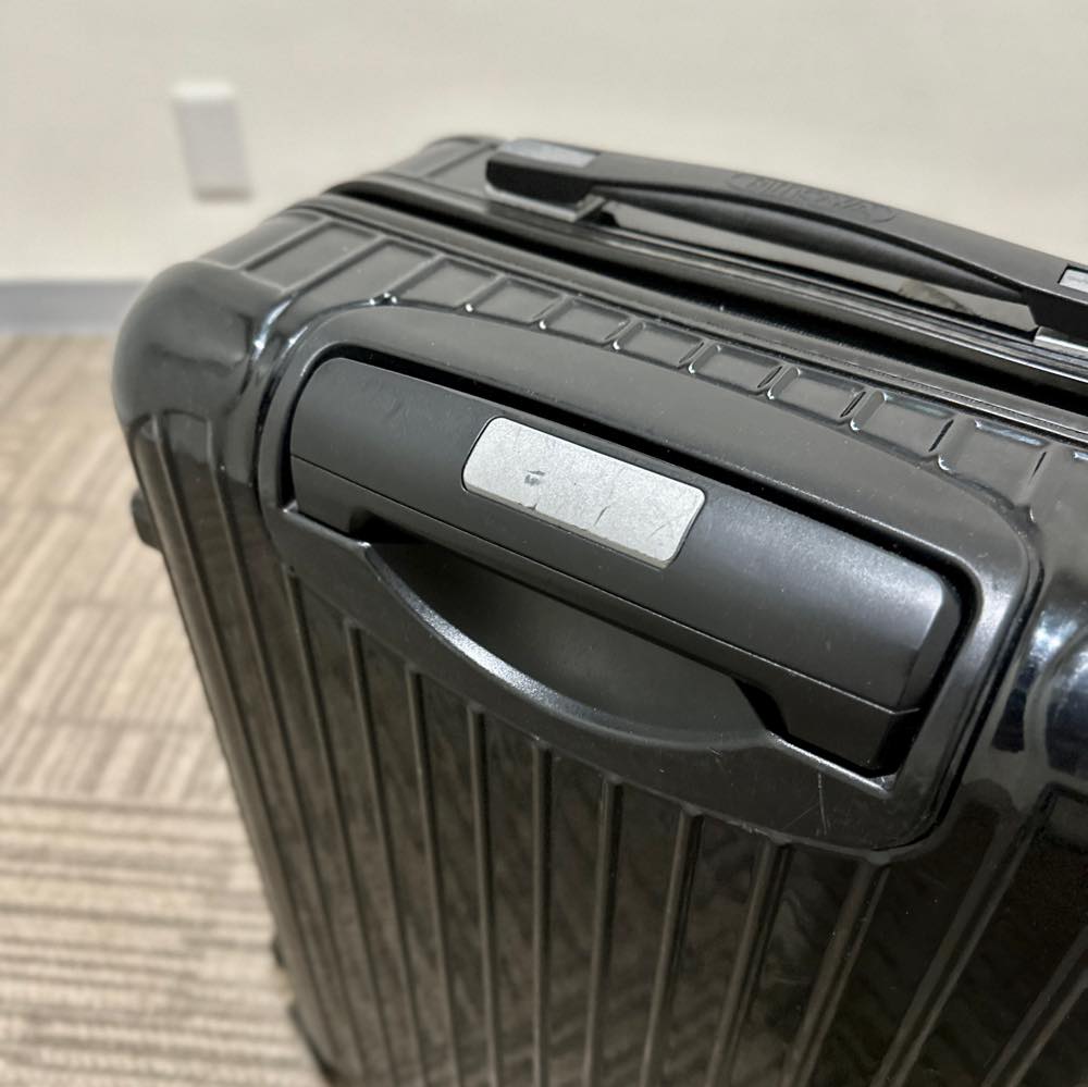 リモワ　サルサデラックス　870.52 　新古品　32リットル　4輪