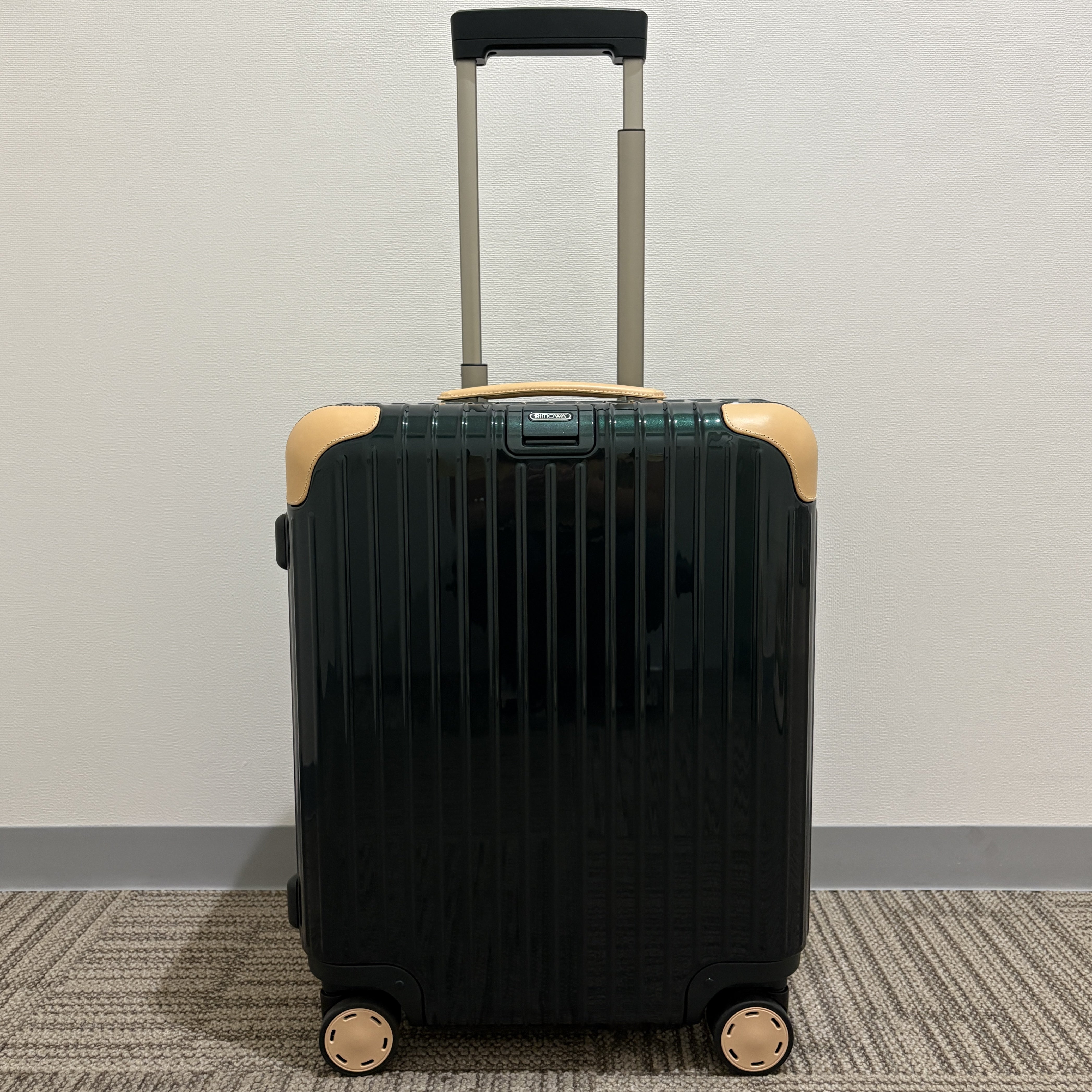 リモワ　ボサノバ　870.56.41.4　42リットル　中古美品　4輪