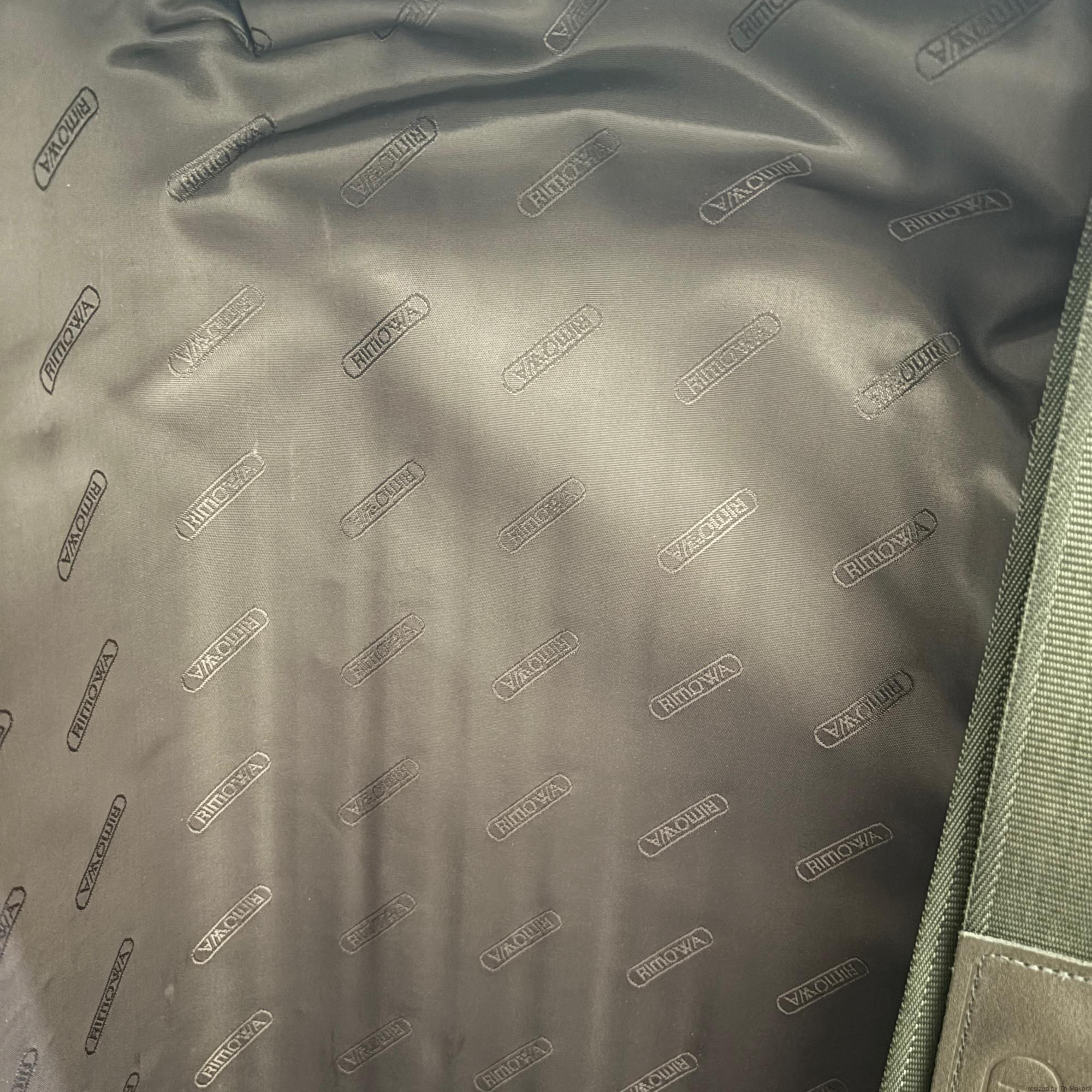 リモワ　サルサデラックス　870.63　中古美品　61リットル　4輪