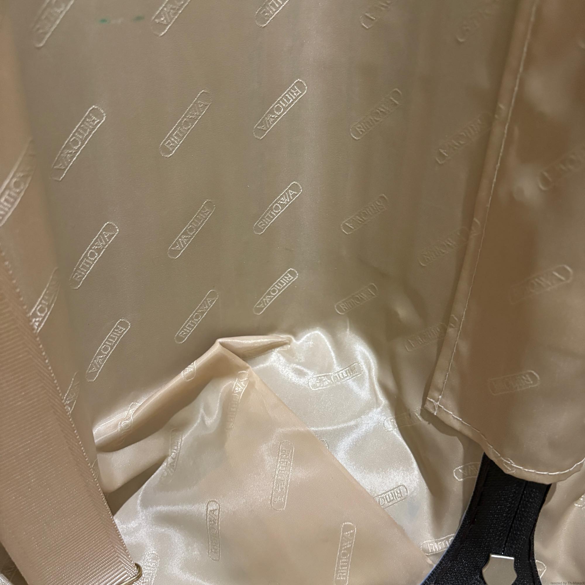 リモワ　サルサデラックス(エッセンシャル)　872.63　中古美品　61リットル　4輪