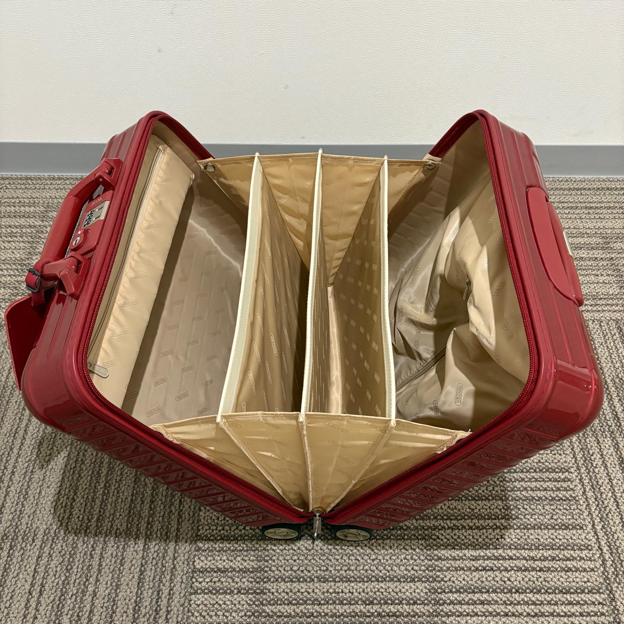 リモワ　サルサ デラックス　873.40　29リットル　中古美品　4輪