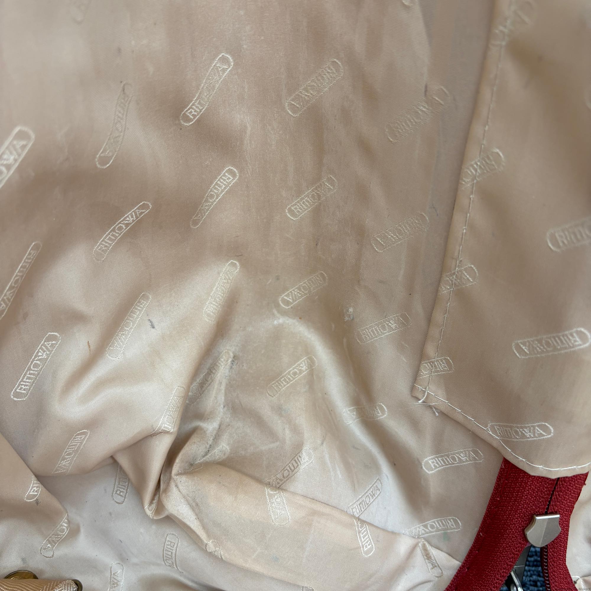 リモワ　サルサデラックス(エッセンシャル)　873.70 　中古商品　86リットル　4輪