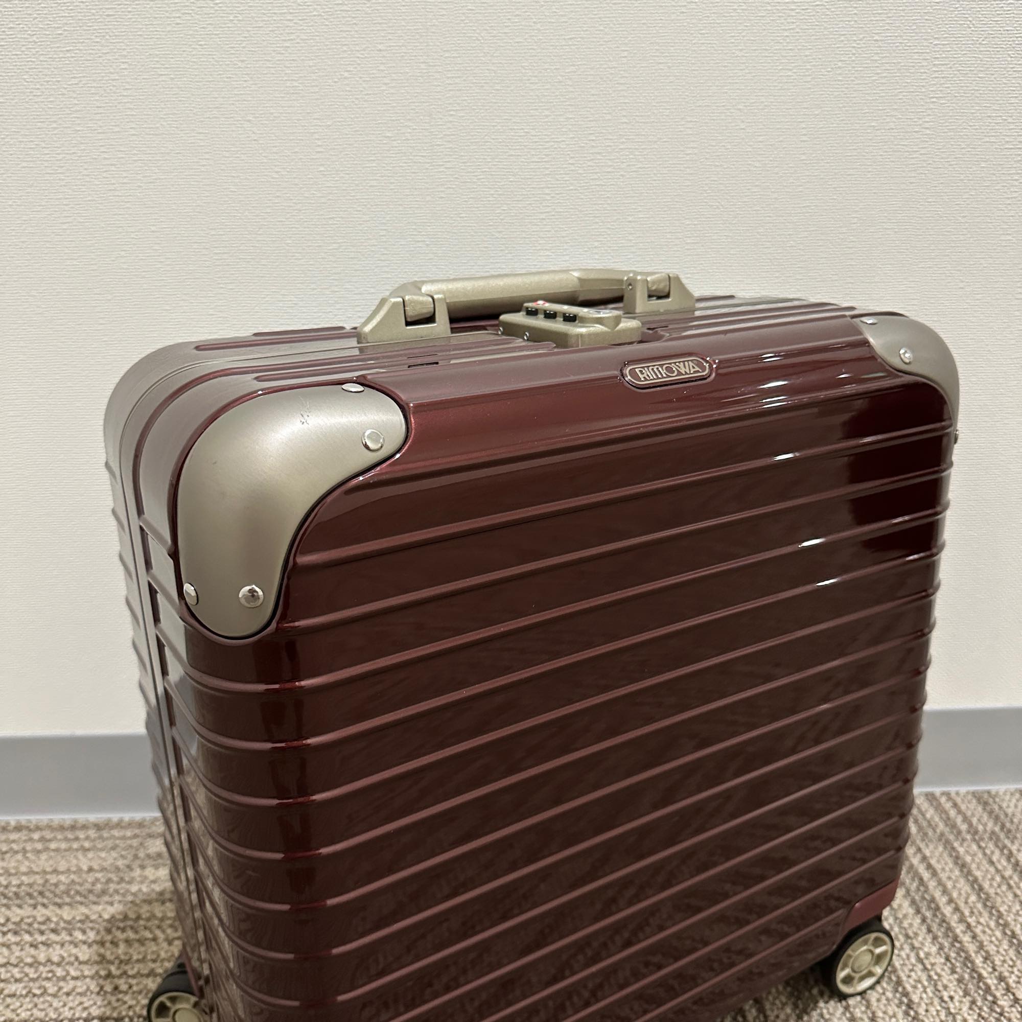 リモワ　リンボ　881.40.34.4　27リットル　中古美品　4輪