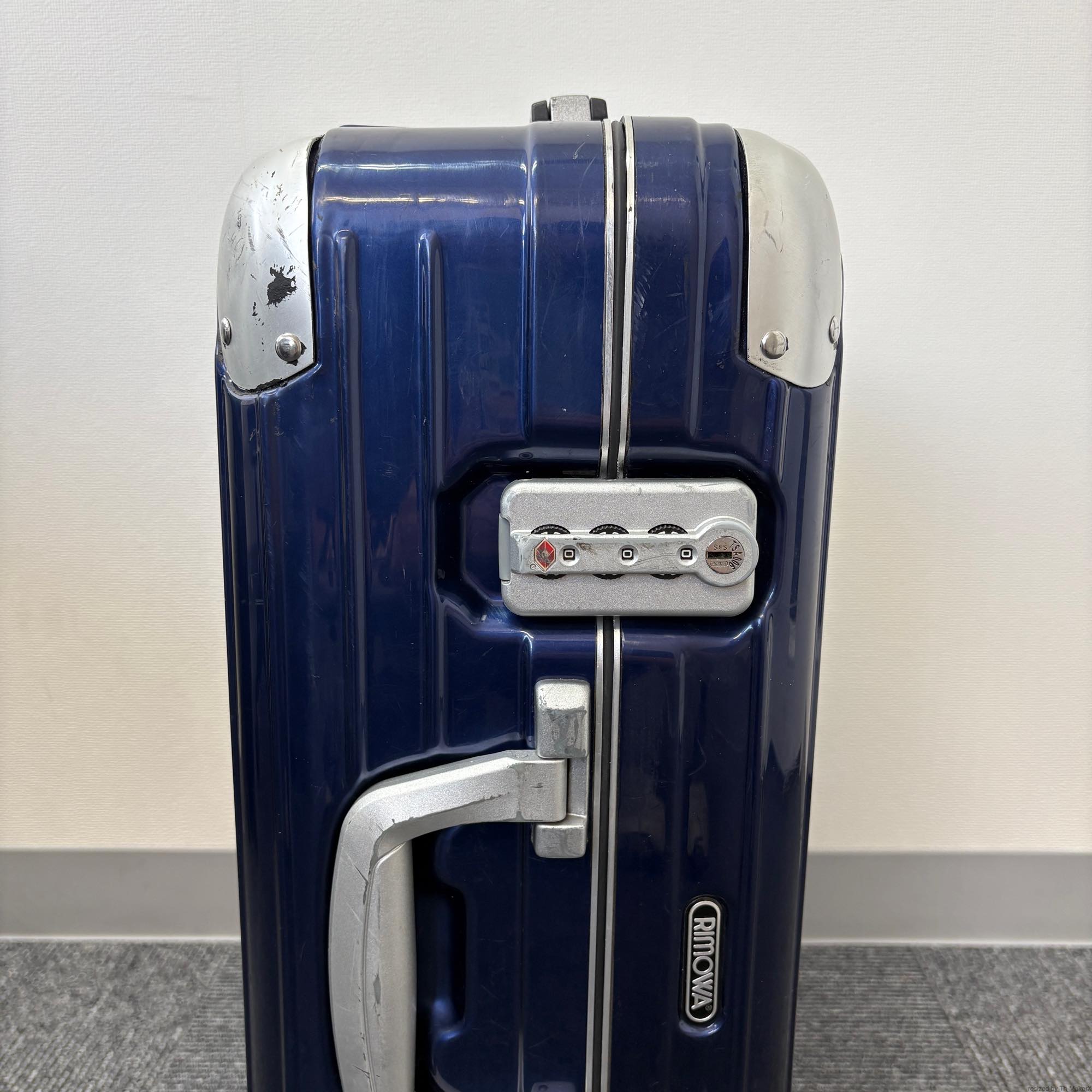 リモワ　リンボ(ハイブリッド)　881.52　32リットル　中古商品　2輪
