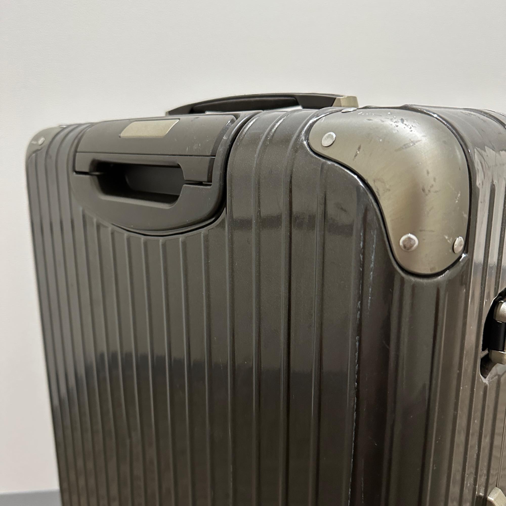 リモワ　リンボ　881.70.33.4　73リットル　中古商品　4輪