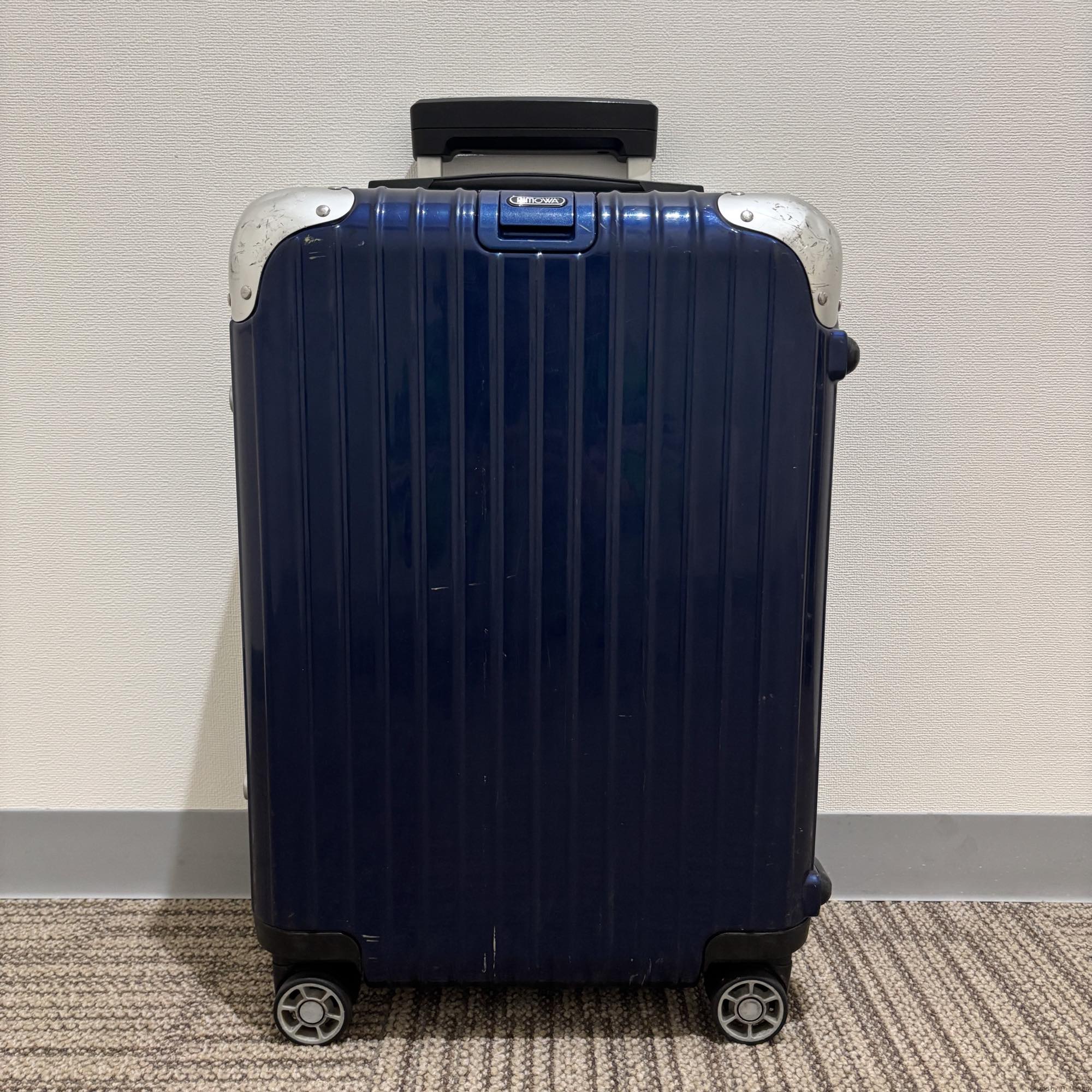 リモワ　ハイブリッド(リンボ)　891.52　中古商品　35リットル　4輪