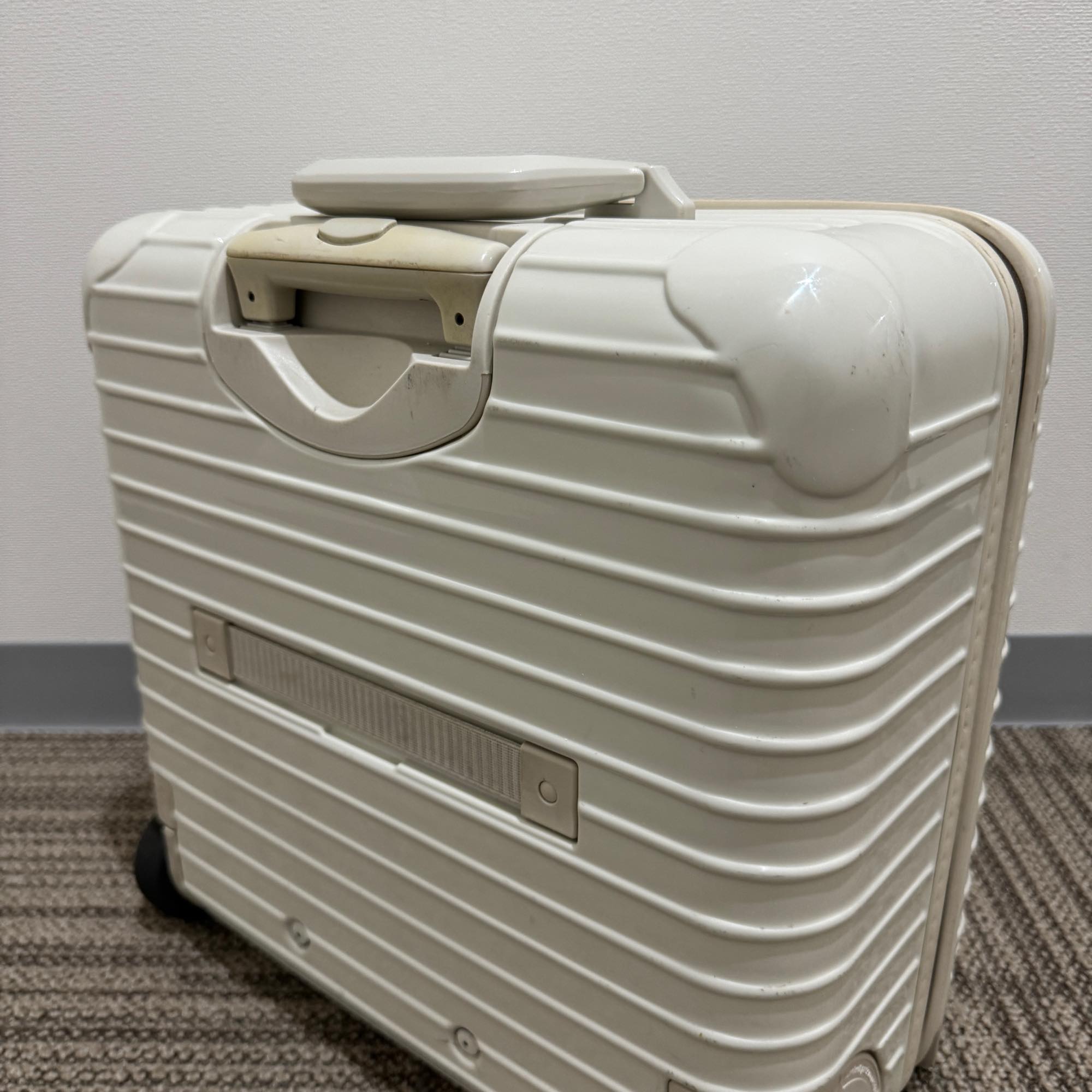 リモワ　ユナイテッドアローズ限定サルサ　895.47 　中古商品　20リットル　2輪