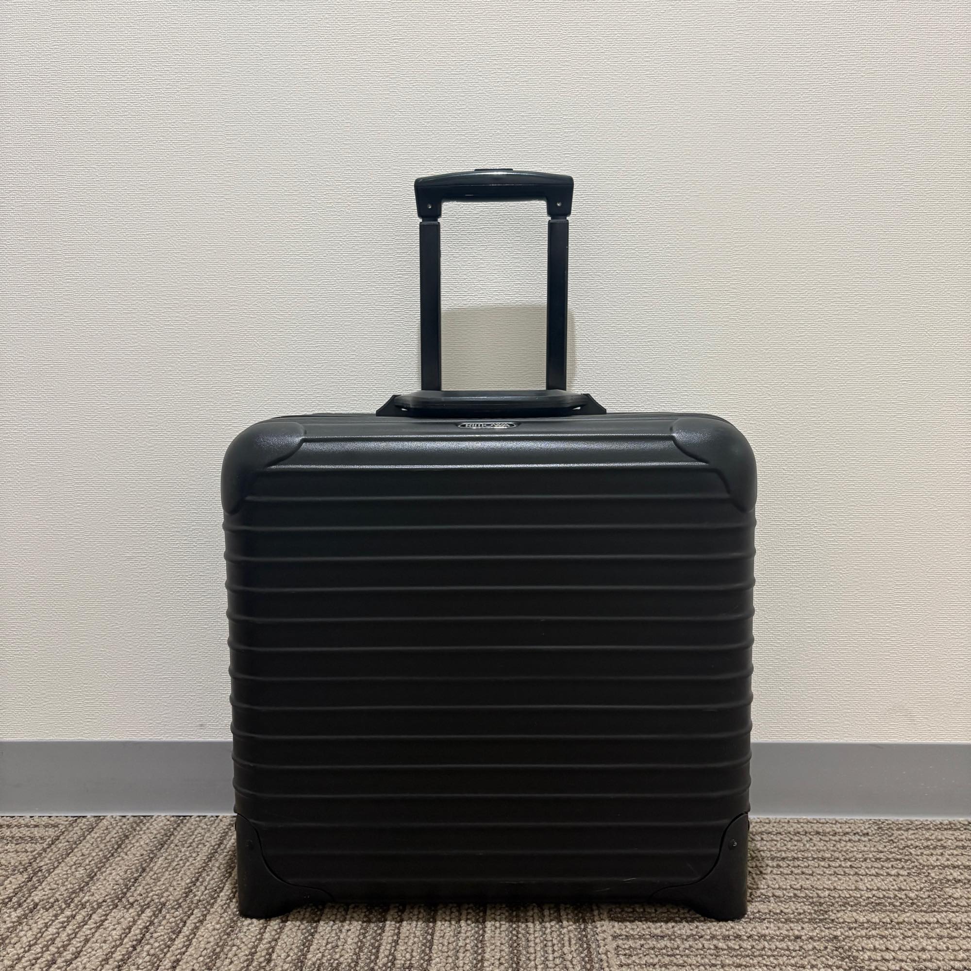 リモワ　サルサ(エッセンシャル)　トロリー　中古商品　810.40-9　25リットル　2輪