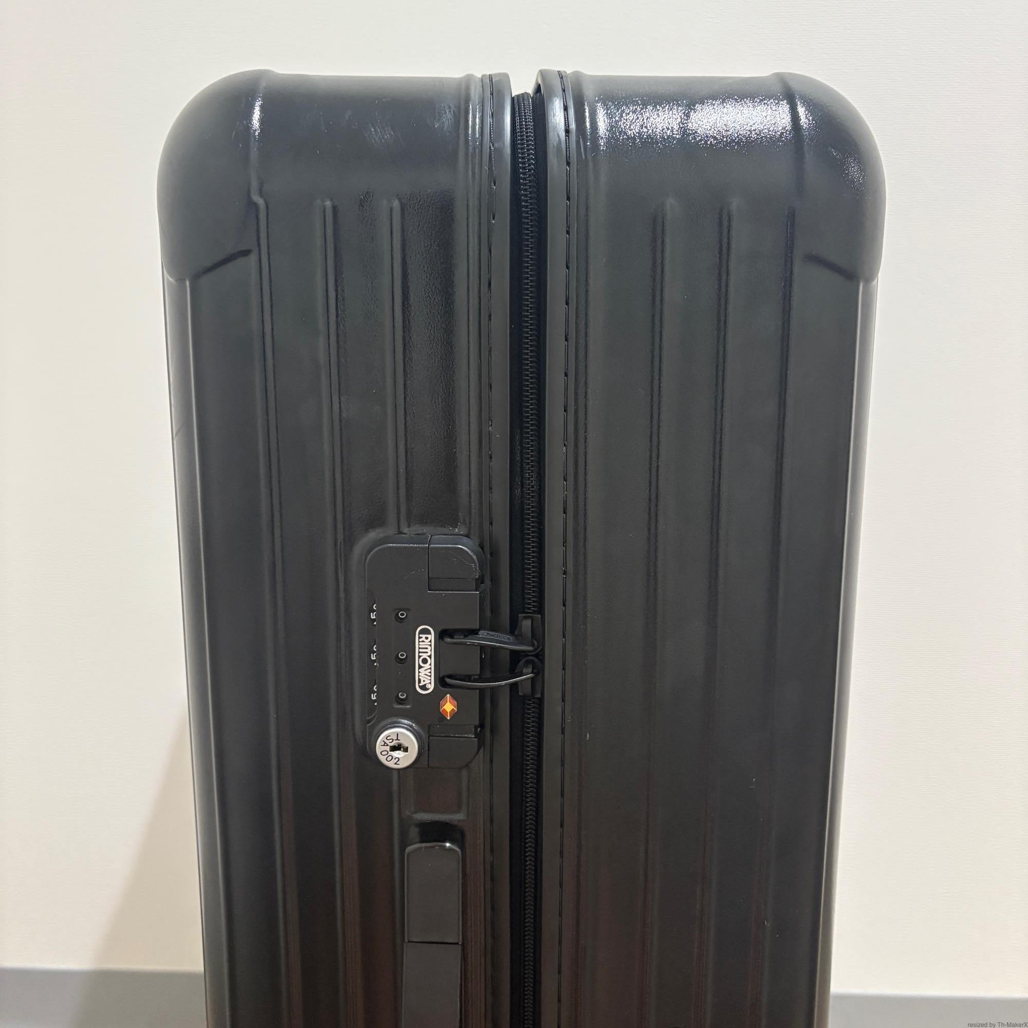 リモワ　サルサ(エッセンシャル)　871.77-9　107リットル　中古美品　4輪
