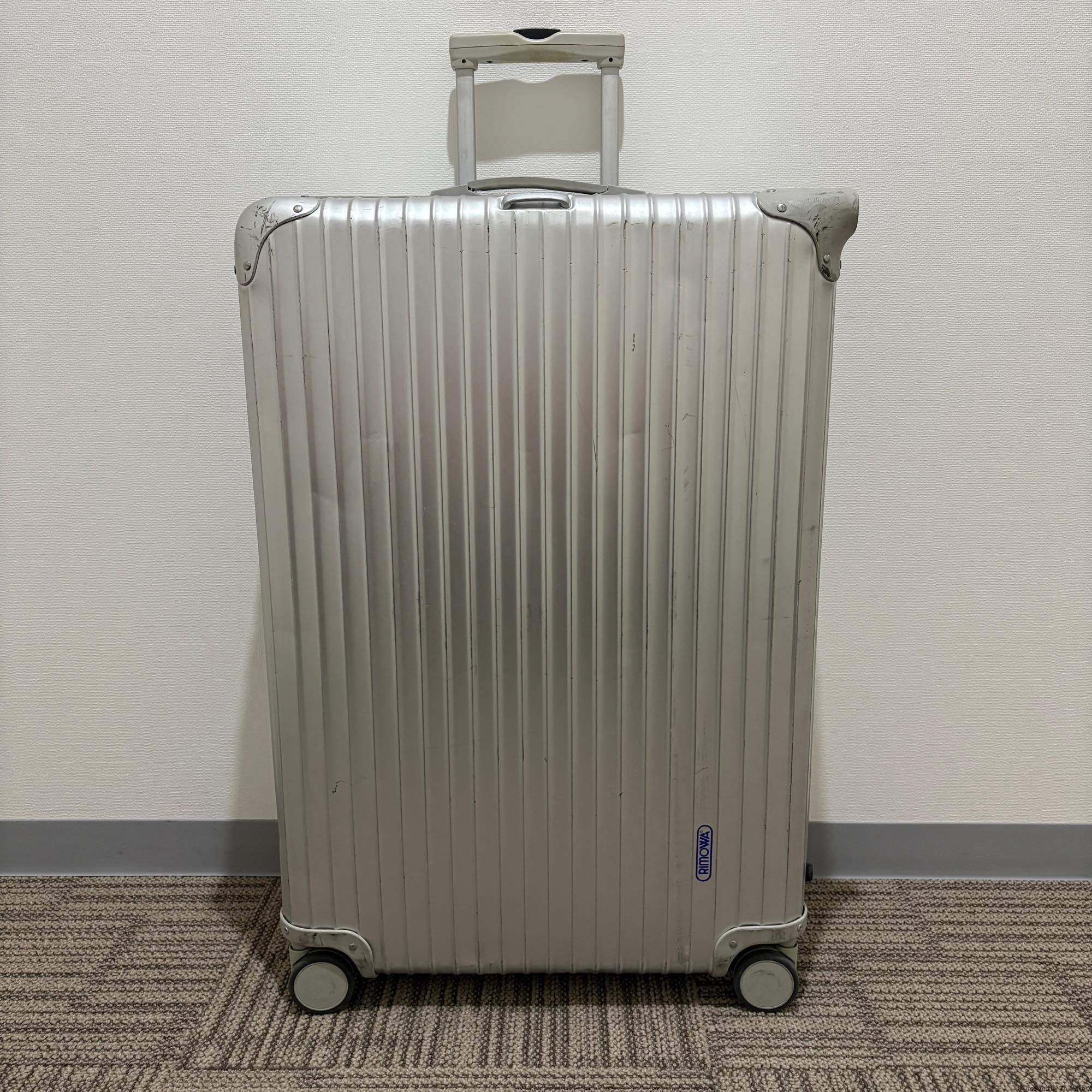 リモワ　トパーズ　中古商品　932.77-9　104リットル　4輪
