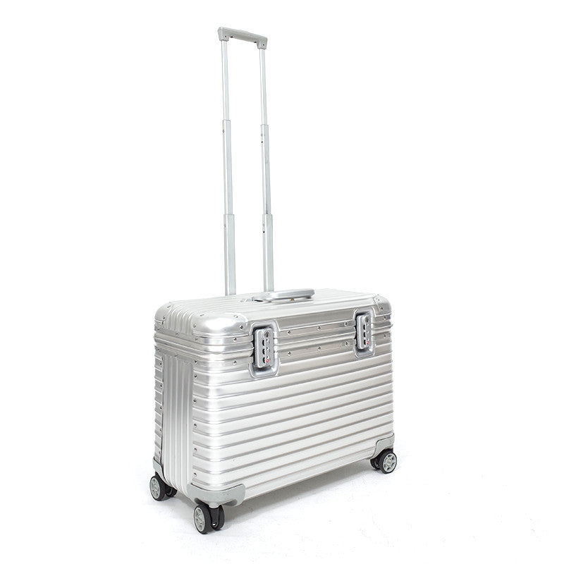 リモワ　パイロット　920.51　中古商品　37リットル　4輪