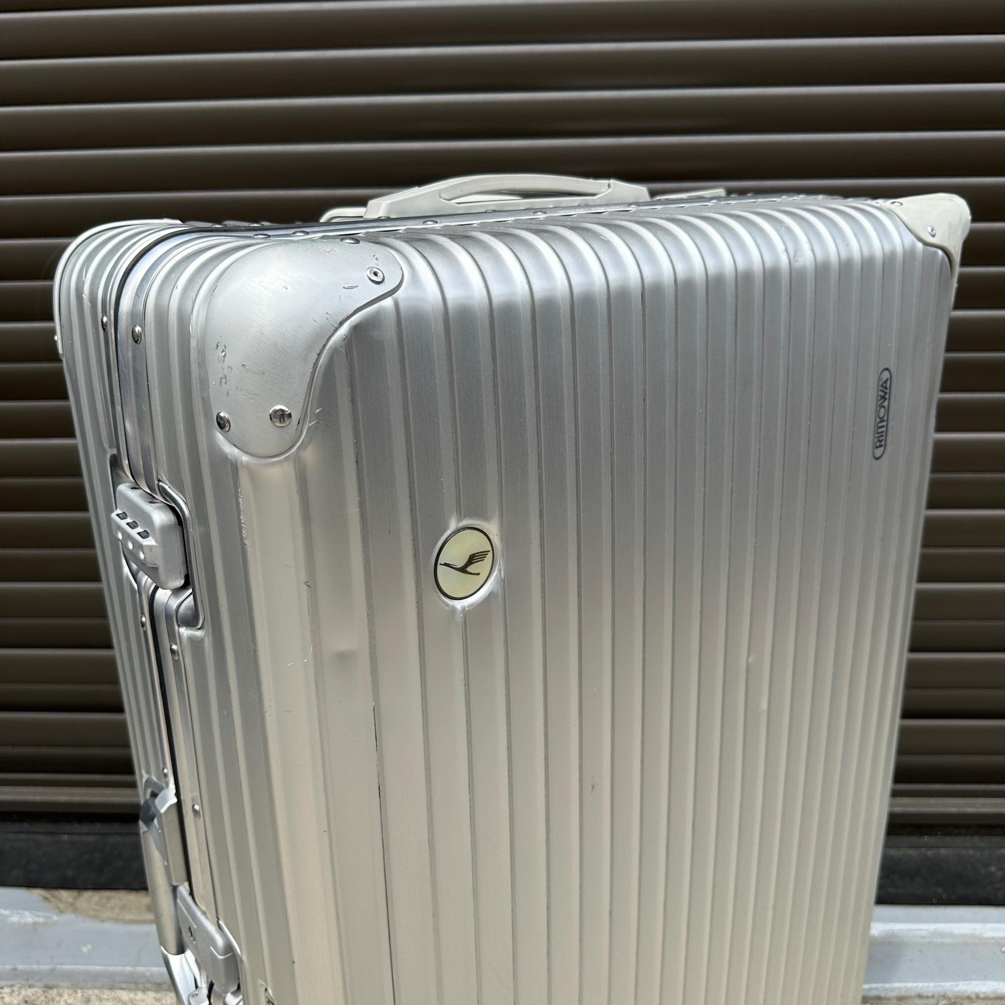 ルフトハンザ　リモワ　アルミニウム　921.78　82リットル　中古商品　4輪