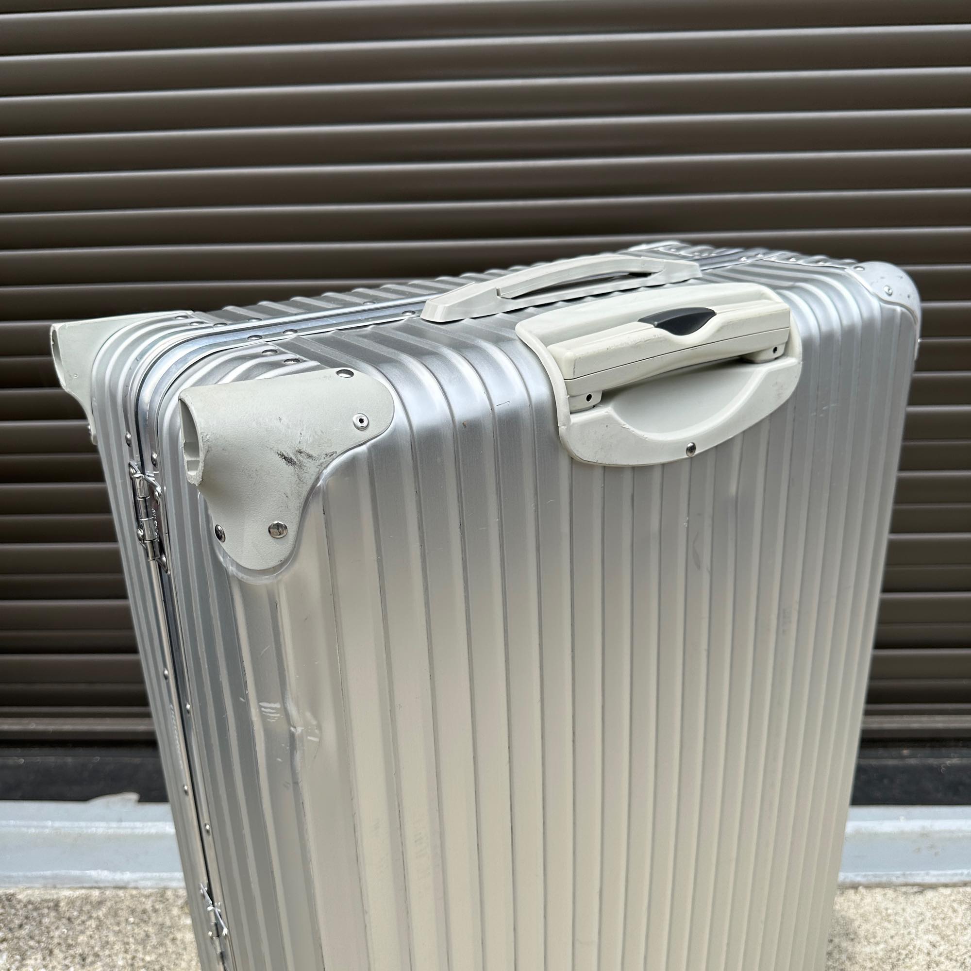 ルフトハンザ　リモワ　アルミニウム　921.78　82リットル　中古商品　4輪