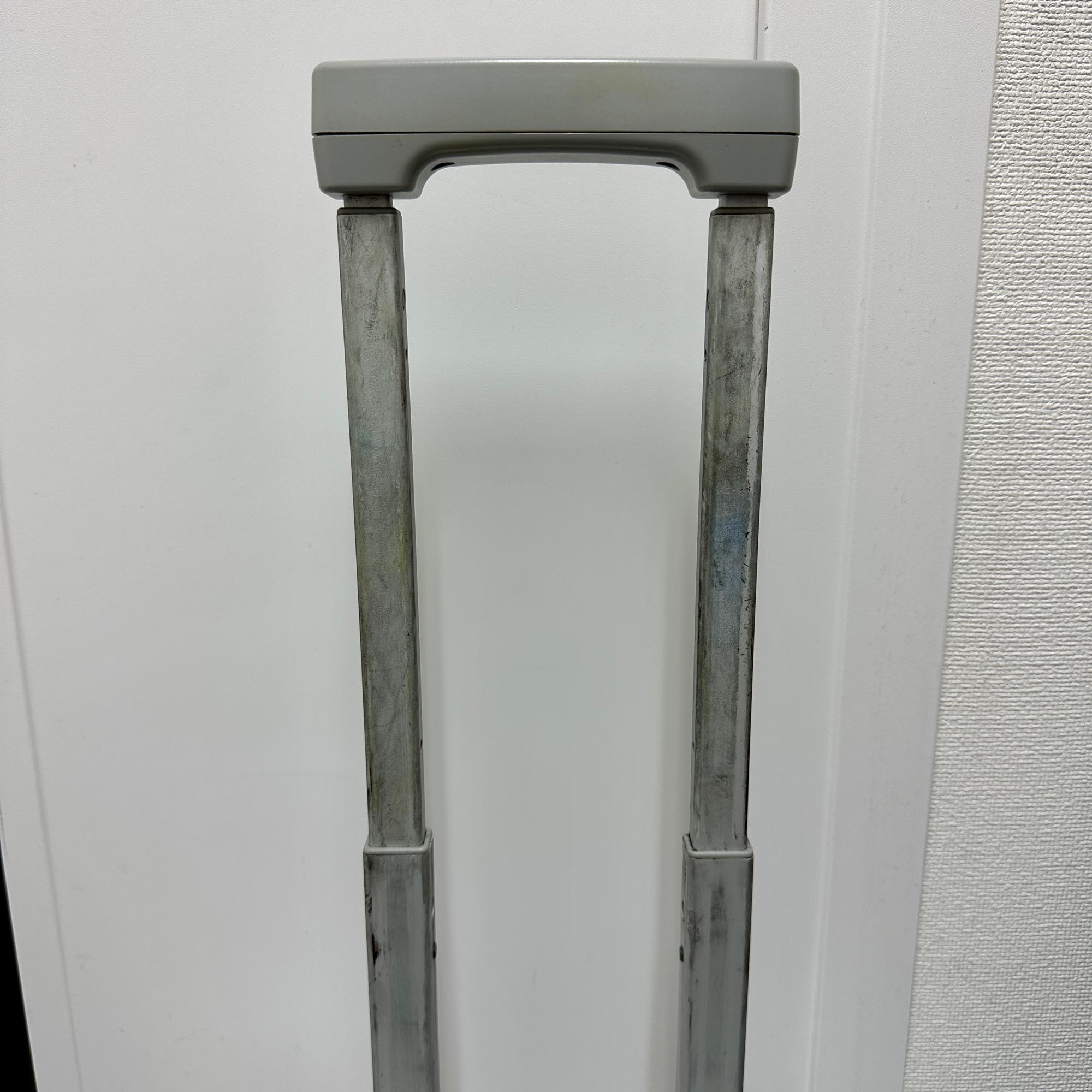 リモワ トパーズ　923.40-1　中古商品　26リットル　4輪