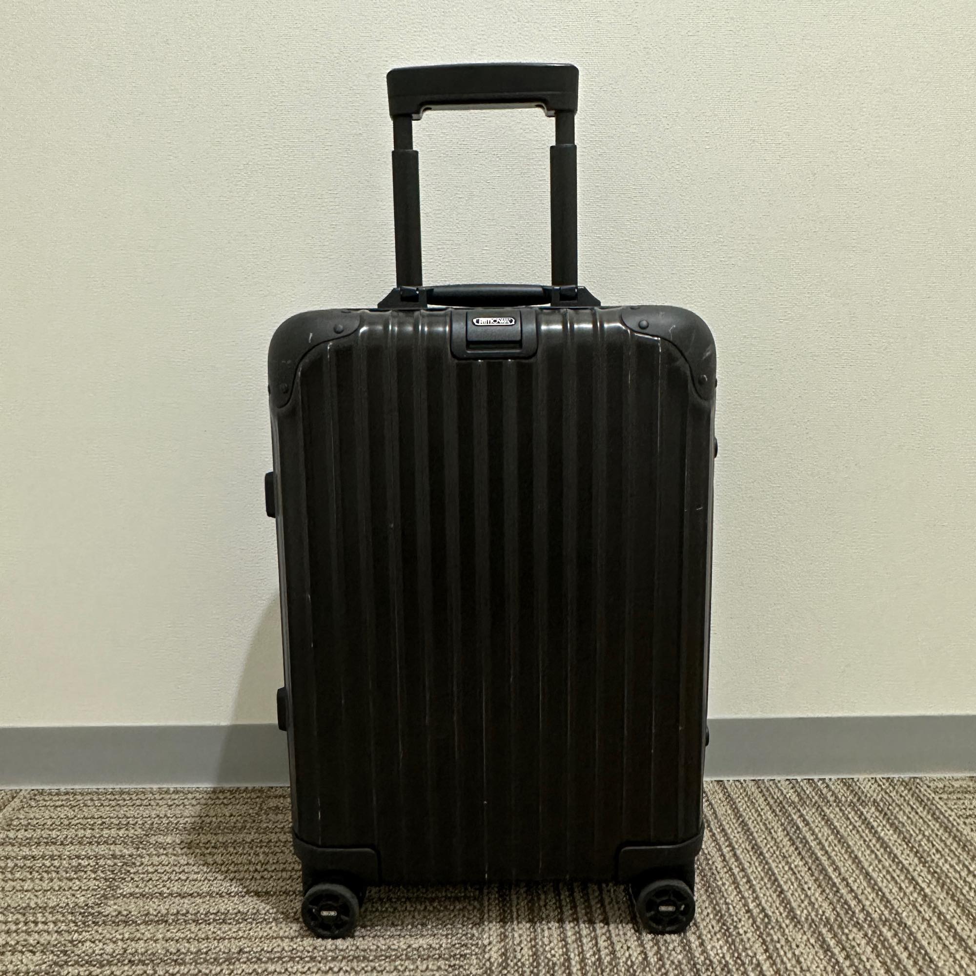 リモワ　トパーズ ステルス　923.52.01.4　32リットル　中古商品　4輪